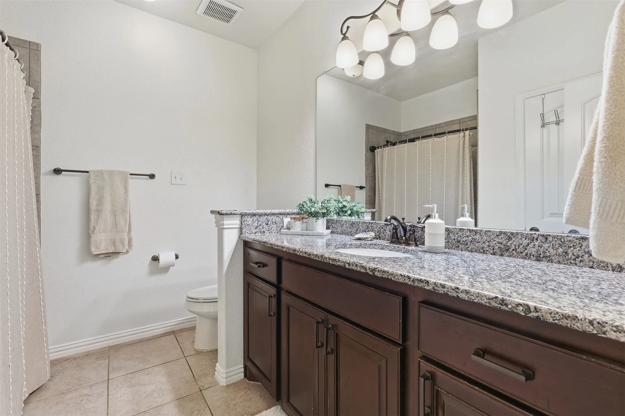 Single Family Residence For Sale in Johnson County , 1152 Blue Sky Lane, Burleson, Texas 76058, 3 Bedroom, 2 Bathroom, 2 Garage spaces, 2,290 Sqft, built in 2015, mls#21399970, Real Estate Agent in Burleson, Homes For Sale in Johnson county, Homes For Sale in Burleson, Realtor in Burleson Texas, Real Estate Brokerage Independent Realty Texas, Luminita Cordes Realtor