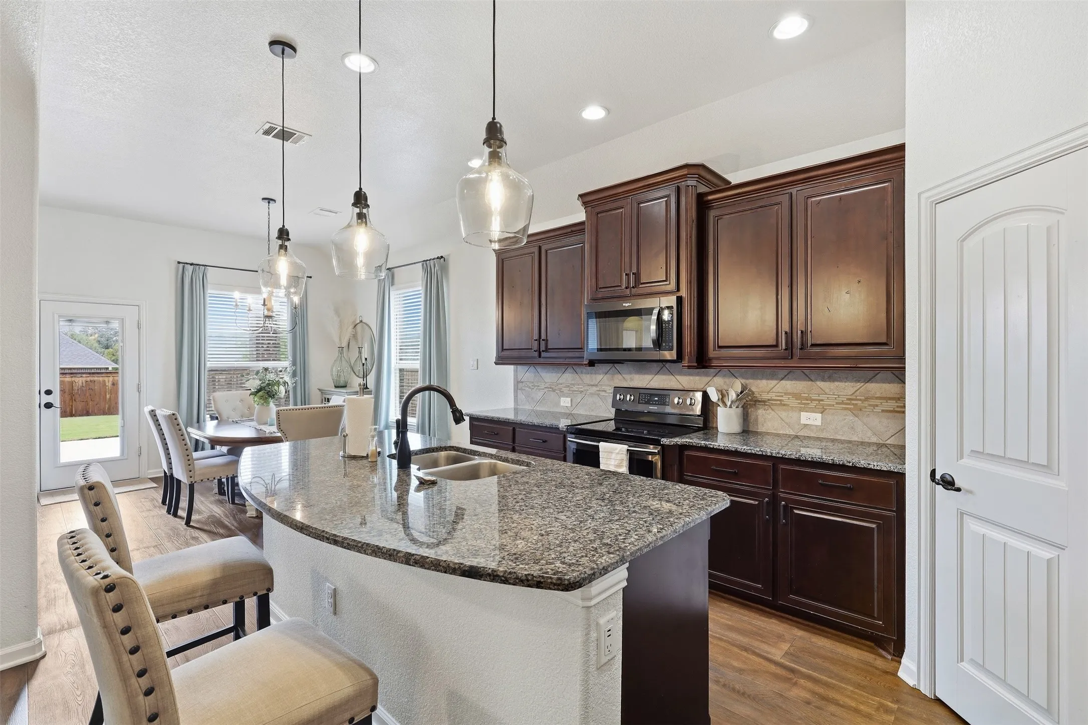 Single Family Residence For Sale in Johnson County , 1152 Blue Sky Lane, Burleson, Texas 76058, 3 Bedroom, 2 Bathroom, 2 Garage spaces, 2,290 Sqft, built in 2015, mls#21399970, Real Estate Agent in Burleson, Homes For Sale in Johnson county, Homes For Sale in Burleson, Realtor in Burleson Texas, Real Estate Brokerage Independent Realty Texas, Luminita Cordes Realtor