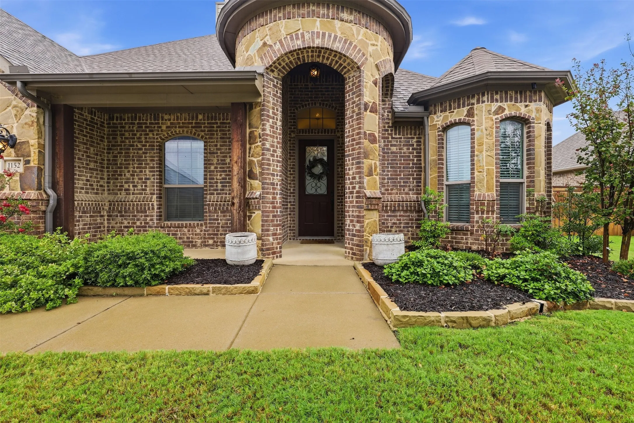Single Family Residence For Sale in Johnson County , 1152 Blue Sky Lane, Burleson, Texas 76058, 3 Bedroom, 2 Bathroom, 2 Garage spaces, 2,290 Sqft, built in 2015, mls#21399970, Real Estate Agent in Burleson, Homes For Sale in Johnson county, Homes For Sale in Burleson, Realtor in Burleson Texas, Real Estate Brokerage Independent Realty Texas, Luminita Cordes Realtor