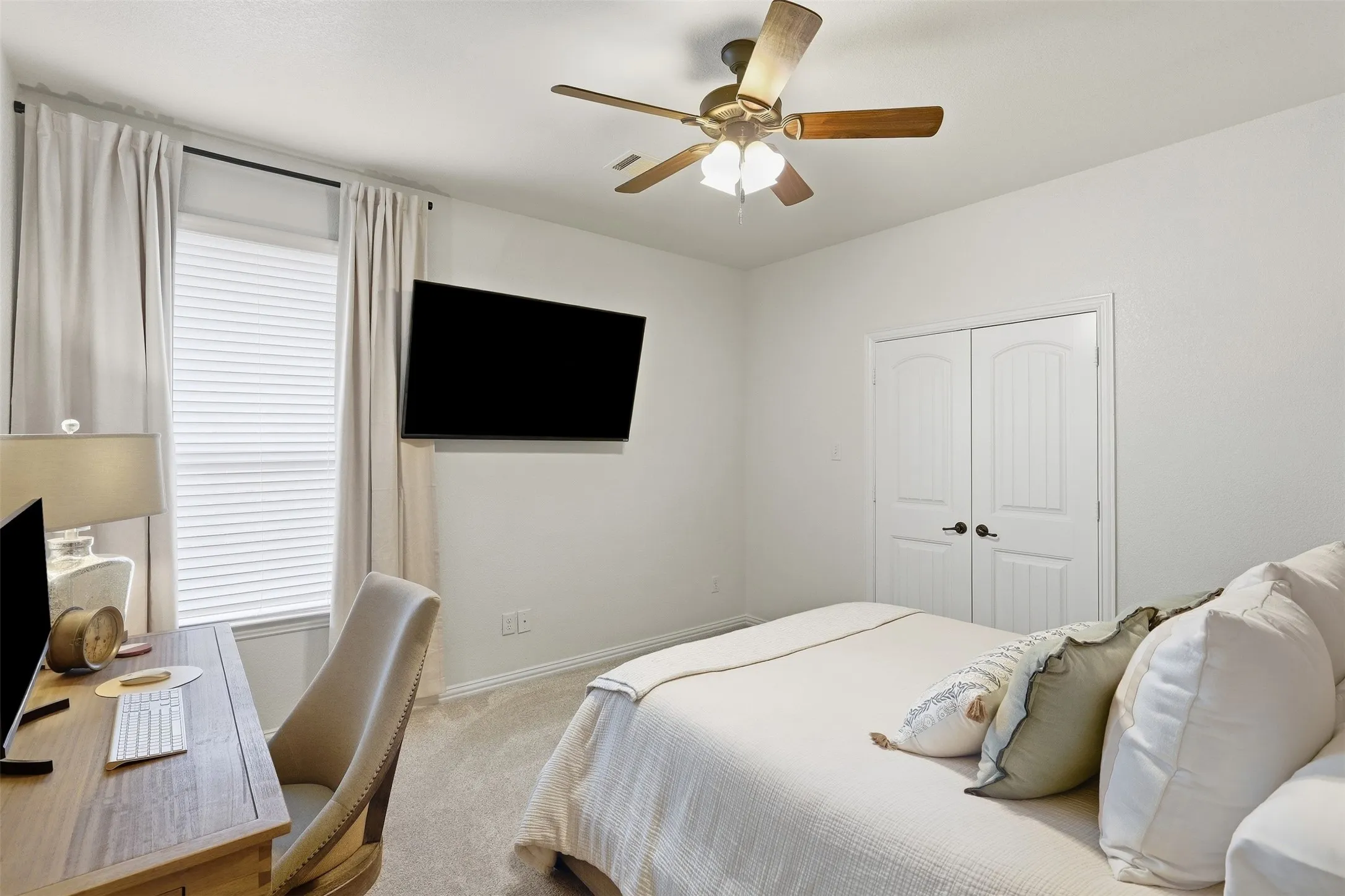 Single Family Residence For Sale in Johnson County , 1152 Blue Sky Lane, Burleson, Texas 76058, 3 Bedroom, 2 Bathroom, 2 Garage spaces, 2,290 Sqft, built in 2015, mls#21399970, Real Estate Agent in Burleson, Homes For Sale in Johnson county, Homes For Sale in Burleson, Realtor in Burleson Texas, Real Estate Brokerage Independent Realty Texas, Luminita Cordes Realtor