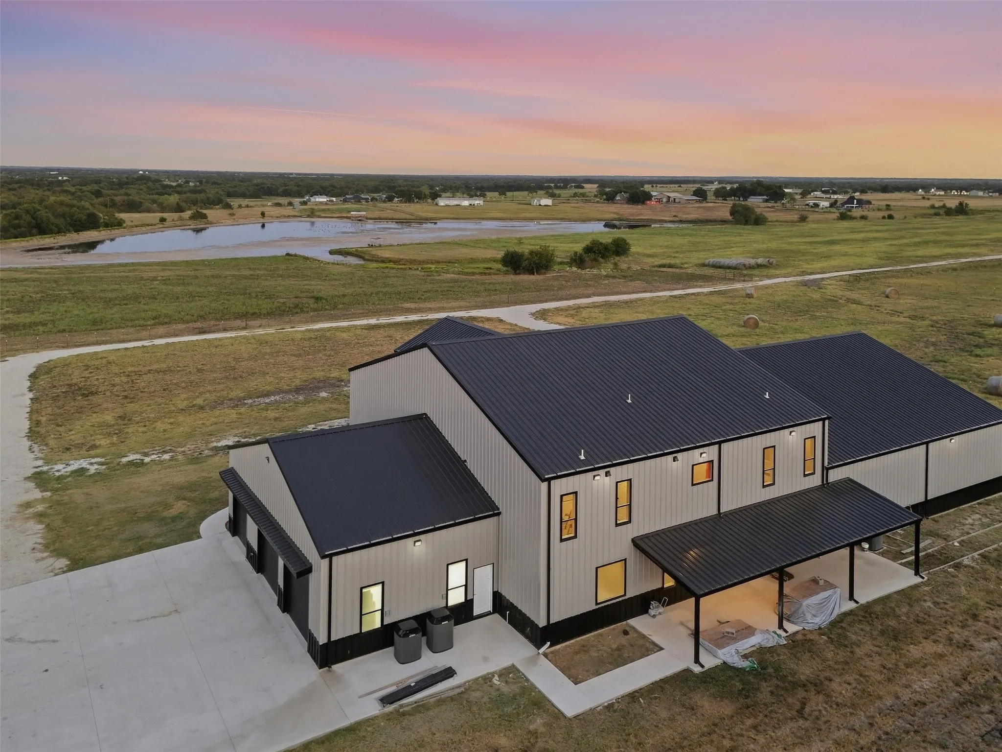 Single Family Residence For Sale in Fannin County , 1345 Fm 272, Leonard, Texas 75452, 3 Bedroom, 4 Bathroom, 3 Garage spaces, 7,260 Sqft, built in 2026, mls#21394646, Real Estate Agent in Leonard, Homes For Sale in Fannin county, Homes For Sale in Leonard, Realtor in Leonard Texas, Real Estate Brokerage Independent Realty Texas, Luminita Cordes Realtor