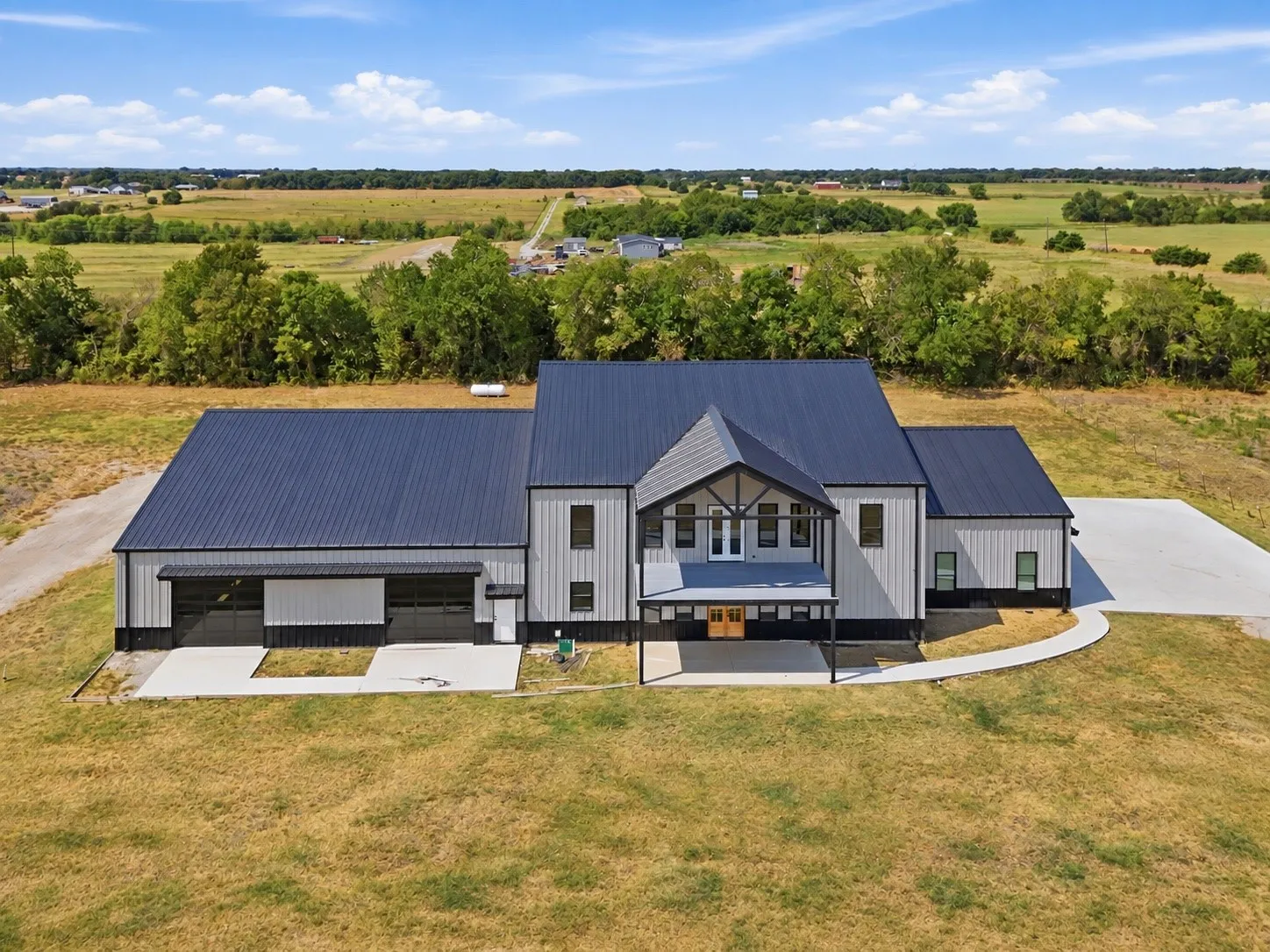 Single Family Residence For Sale in Fannin County , 1345 Fm 272, Leonard, Texas 75452, 3 Bedroom, 4 Bathroom, 3 Garage spaces, 7,260 Sqft, built in 2026, mls#21394646, Real Estate Agent in Leonard, Homes For Sale in Fannin county, Homes For Sale in Leonard, Realtor in Leonard Texas, Real Estate Brokerage Independent Realty Texas, Luminita Cordes Realtor