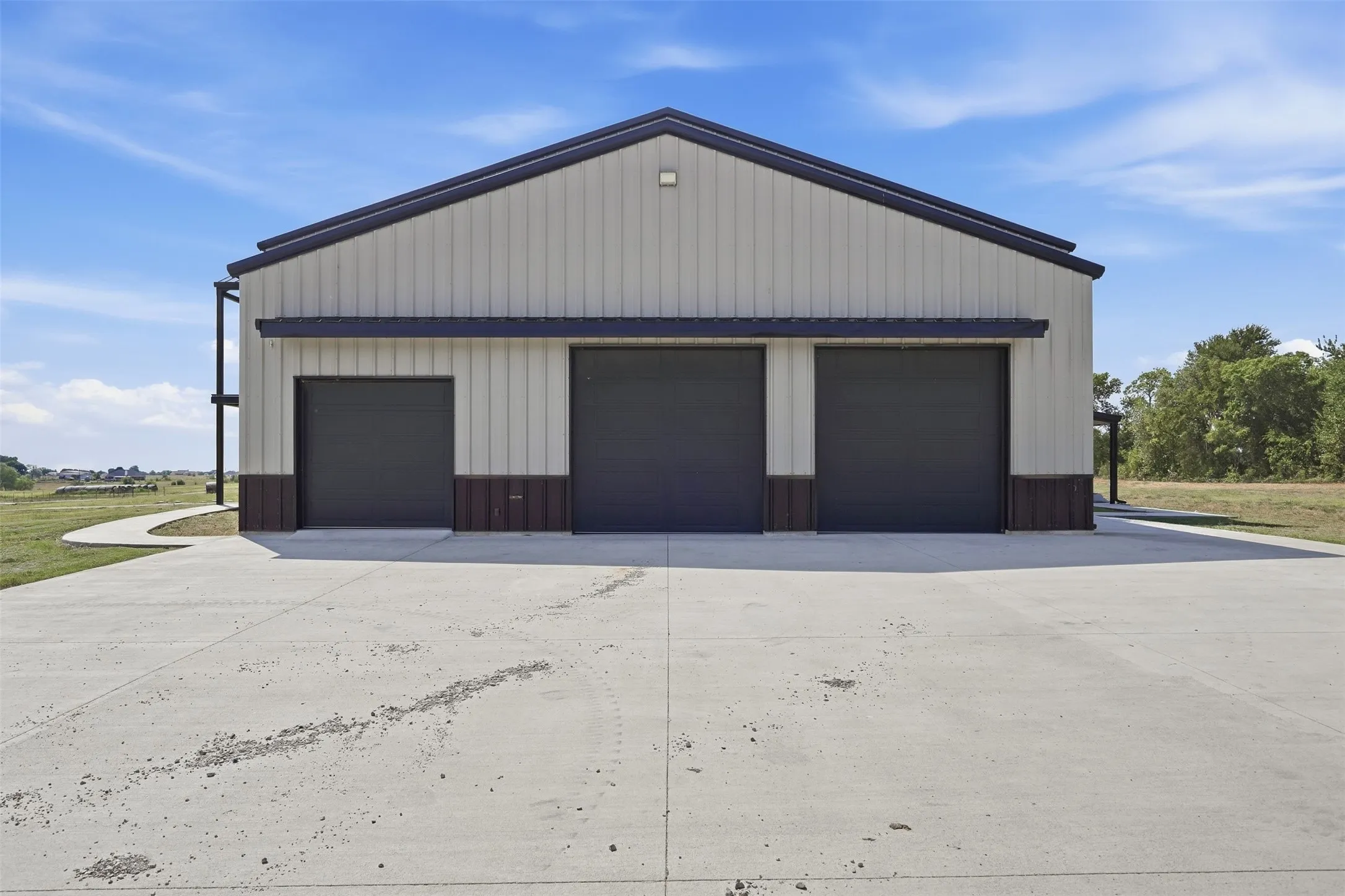 Single Family Residence For Sale in Fannin County , 1345 Fm 272, Leonard, Texas 75452, 3 Bedroom, 4 Bathroom, 3 Garage spaces, 7,260 Sqft, built in 2026, mls#21394646, Real Estate Agent in Leonard, Homes For Sale in Fannin county, Homes For Sale in Leonard, Realtor in Leonard Texas, Real Estate Brokerage Independent Realty Texas, Luminita Cordes Realtor
