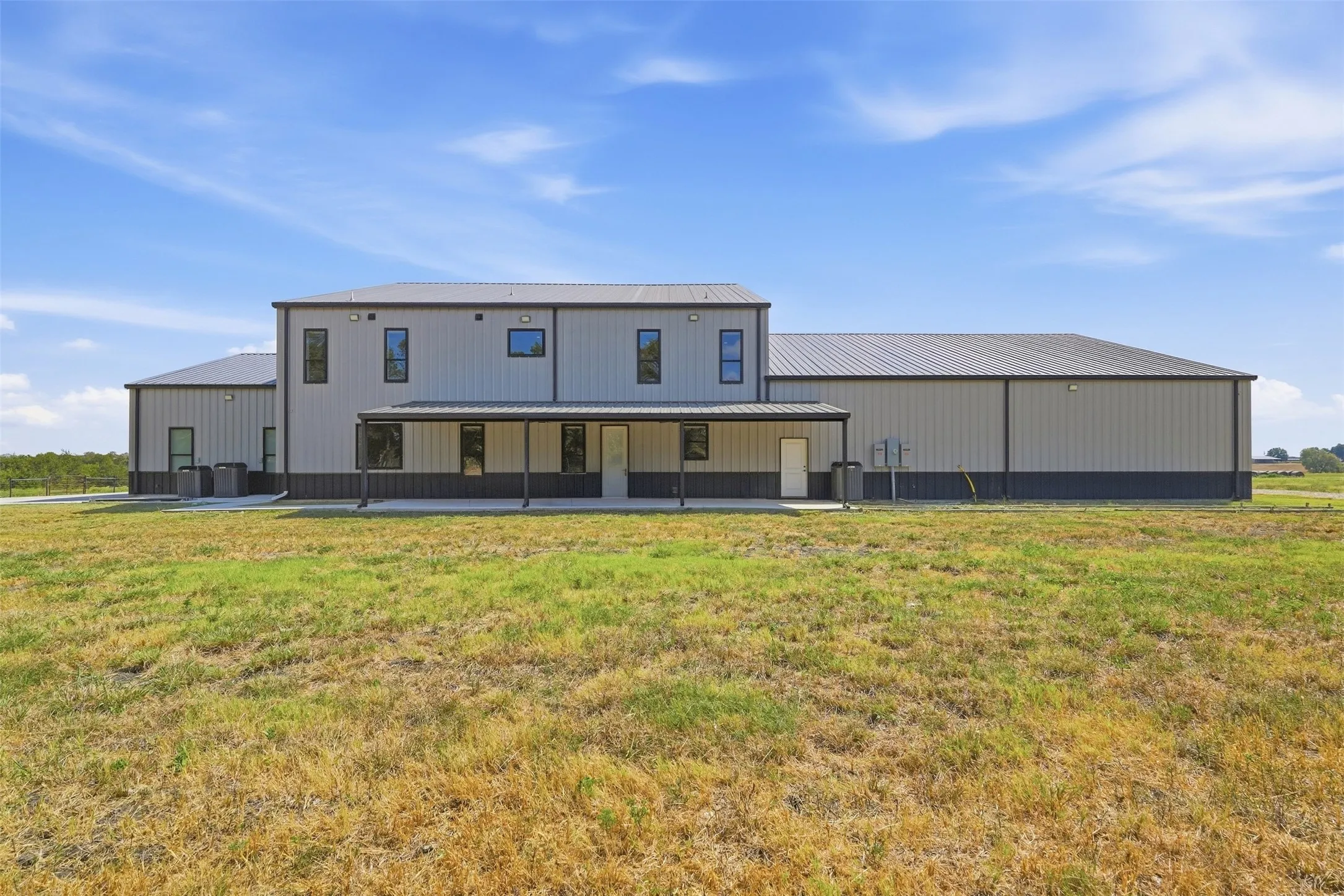Single Family Residence For Sale in Fannin County , 1345 Fm 272, Leonard, Texas 75452, 3 Bedroom, 4 Bathroom, 3 Garage spaces, 7,260 Sqft, built in 2026, mls#21394646, Real Estate Agent in Leonard, Homes For Sale in Fannin county, Homes For Sale in Leonard, Realtor in Leonard Texas, Real Estate Brokerage Independent Realty Texas, Luminita Cordes Realtor