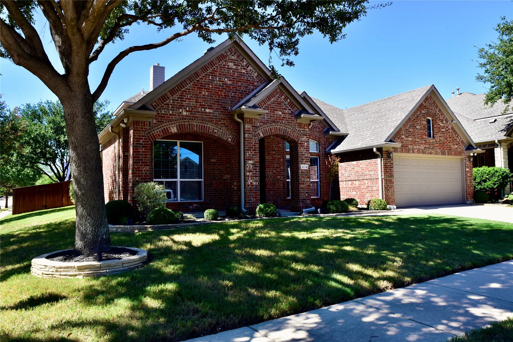 Single Family Residence For Sale in Denton County , 4124 Bonita Avenue, Denton, Texas 76210, 3 Bedroom, 3 Bathroom, 2 Garage spaces, 3,275 Sqft, built in 2011, mls#21398116, Real Estate Agent in Denton, Homes For Sale in Denton county, Homes For Sale in Denton, Realtor in Denton Texas, Real Estate Brokerage Independent Realty Texas, Luminita Cordes Realtor