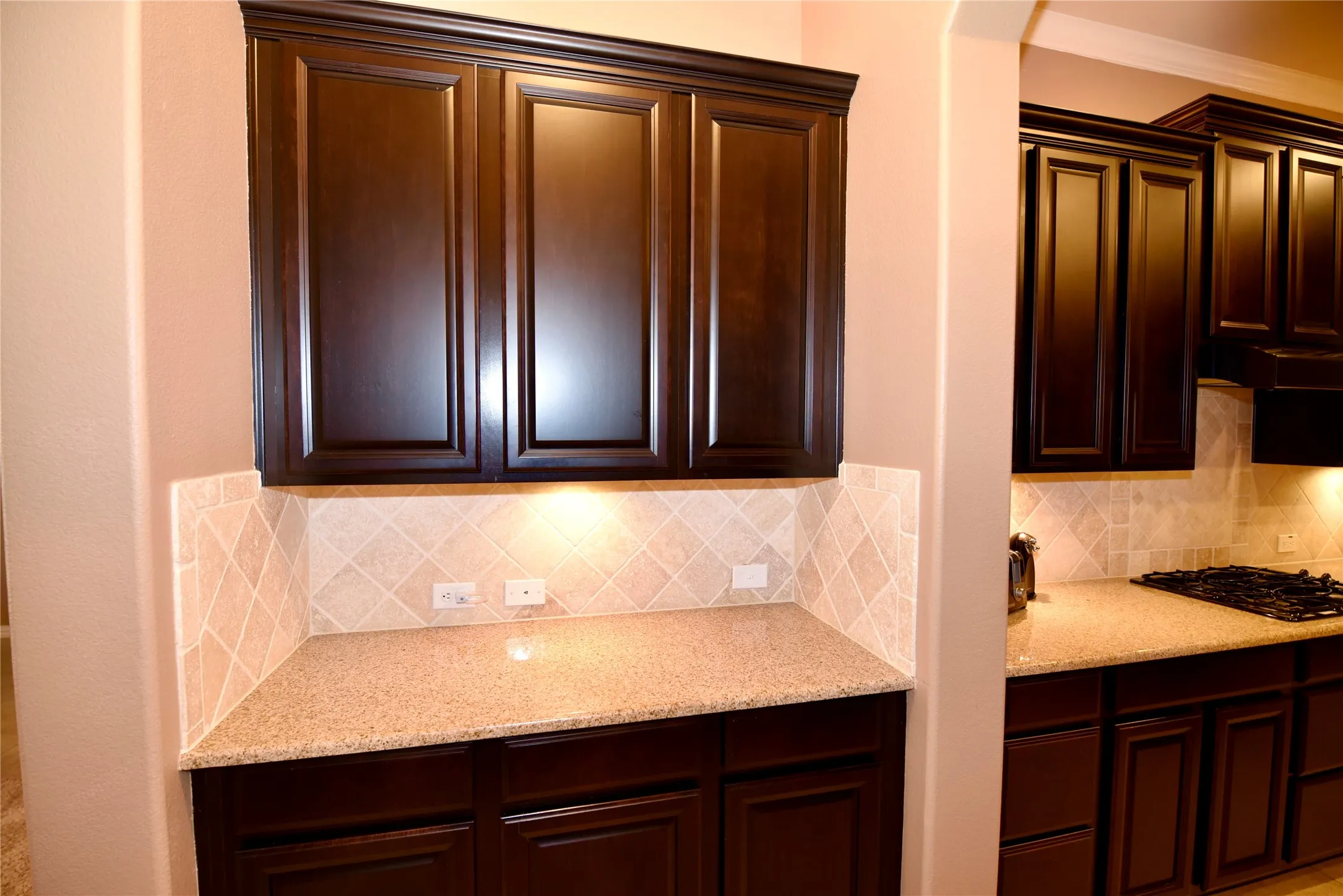 Single Family Residence For Sale in Denton County , 4124 Bonita Avenue, Denton, Texas 76210, 3 Bedroom, 3 Bathroom, 2 Garage spaces, 3,275 Sqft, built in 2011, mls#21398116, Real Estate Agent in Denton, Homes For Sale in Denton county, Homes For Sale in Denton, Realtor in Denton Texas, Real Estate Brokerage Independent Realty Texas, Luminita Cordes Realtor