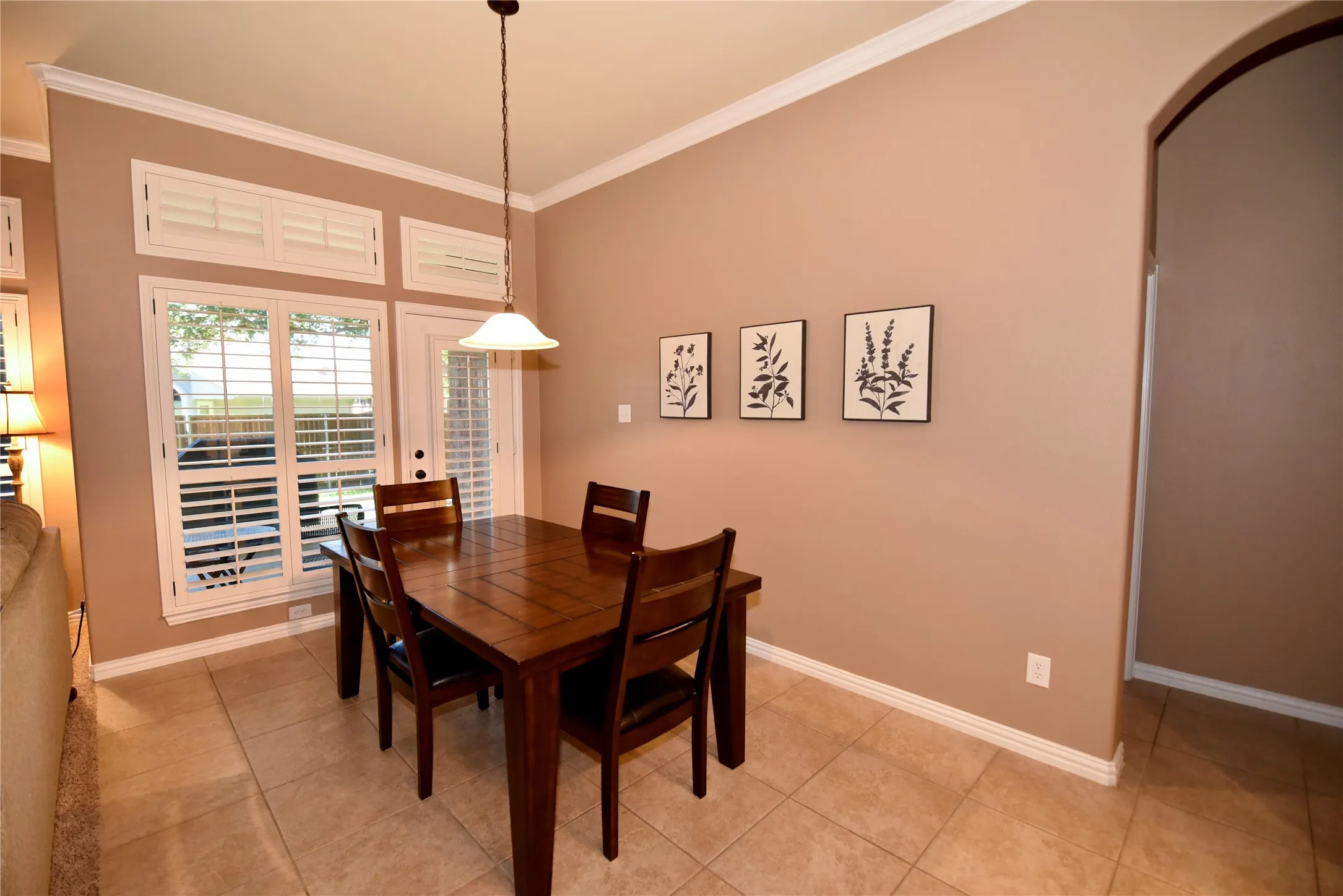 Single Family Residence For Sale in Denton County , 4124 Bonita Avenue, Denton, Texas 76210, 3 Bedroom, 3 Bathroom, 2 Garage spaces, 3,275 Sqft, built in 2011, mls#21398116, Real Estate Agent in Denton, Homes For Sale in Denton county, Homes For Sale in Denton, Realtor in Denton Texas, Real Estate Brokerage Independent Realty Texas, Luminita Cordes Realtor