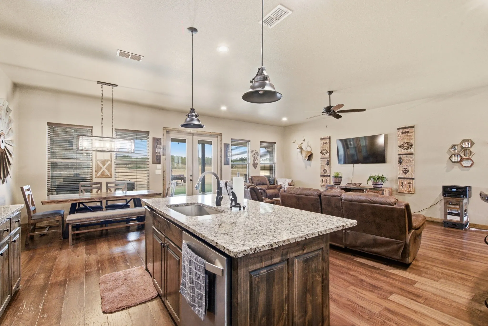 Single Family Residence For Sale in Parker County , 133 Kingston Lane, Weatherford, Texas 76087, 4 Bedroom, 2 Bathroom, 2 Garage spaces, 2,047 Sqft, built in 2020, mls#21396618, Real Estate Agent in Weatherford, Homes For Sale in Parker county, Homes For Sale in Weatherford, Realtor in Weatherford Texas, Real Estate Brokerage Independent Realty Texas, Luminita Cordes Realtor