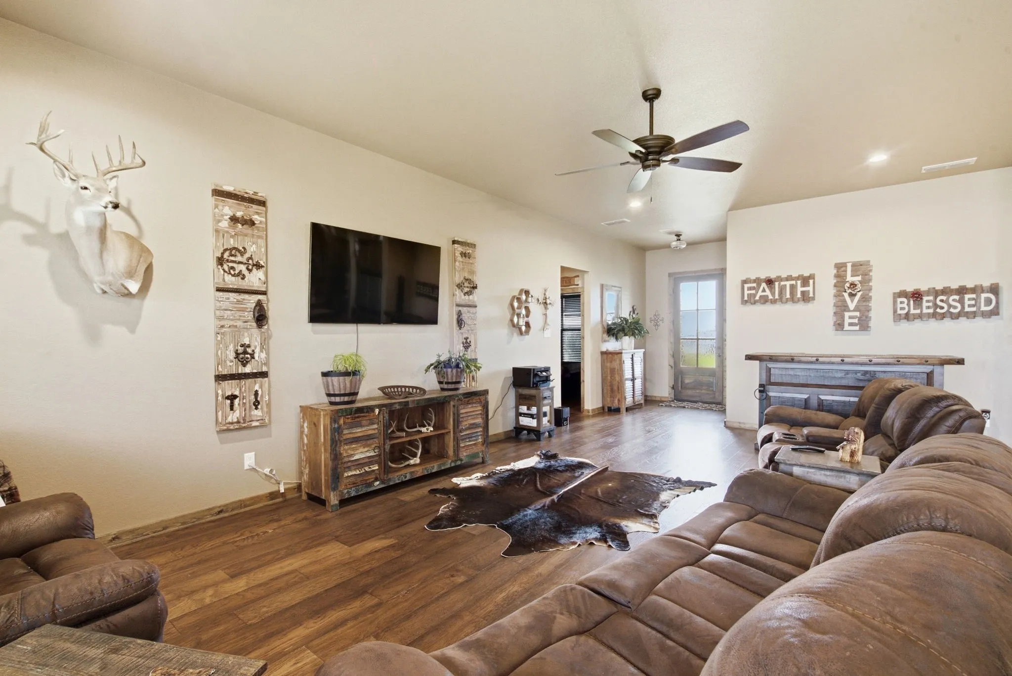 Single Family Residence For Sale in Parker County , 133 Kingston Lane, Weatherford, Texas 76087, 4 Bedroom, 2 Bathroom, 2 Garage spaces, 2,047 Sqft, built in 2020, mls#21396618, Real Estate Agent in Weatherford, Homes For Sale in Parker county, Homes For Sale in Weatherford, Realtor in Weatherford Texas, Real Estate Brokerage Independent Realty Texas, Luminita Cordes Realtor