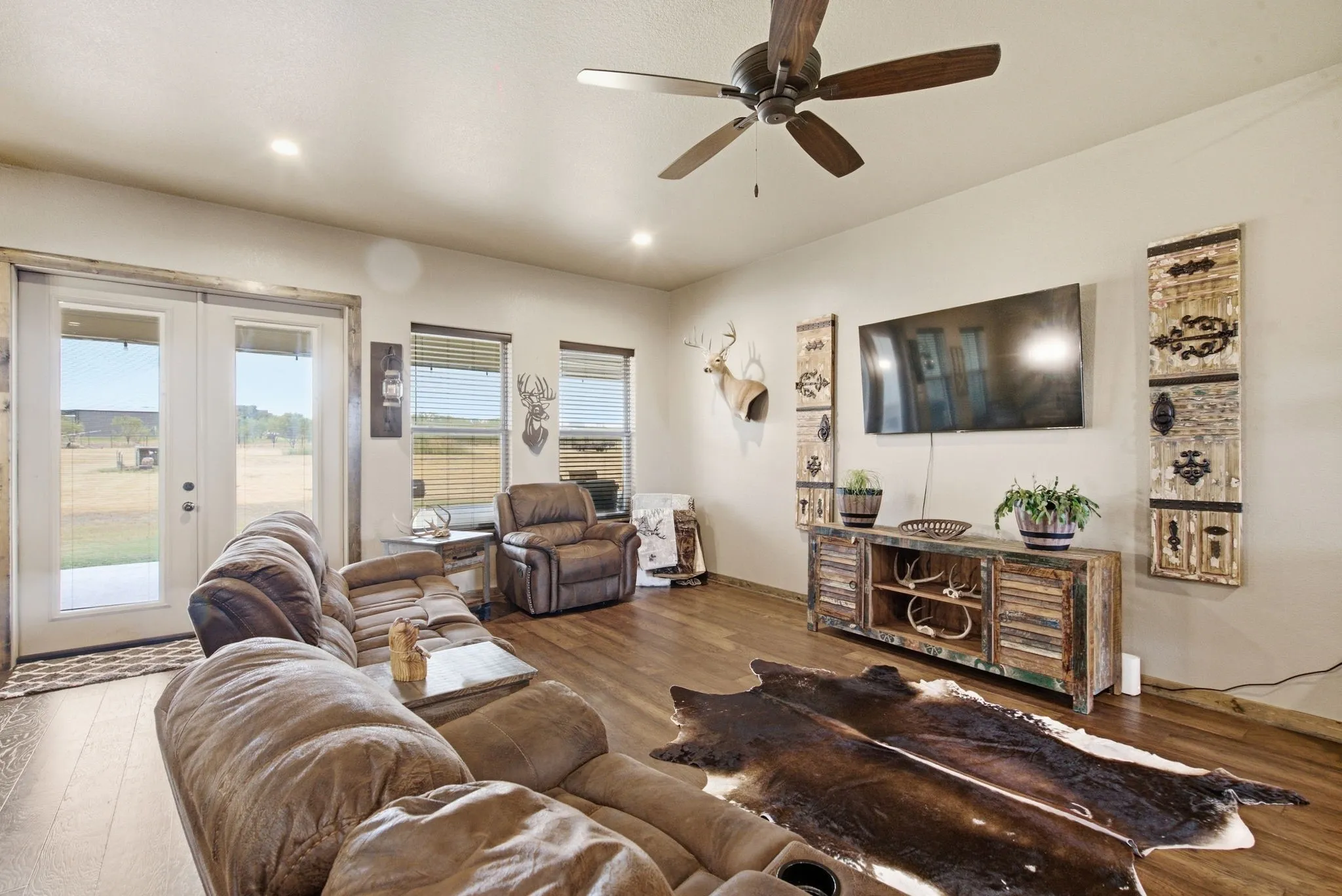 Single Family Residence For Sale in Parker County , 133 Kingston Lane, Weatherford, Texas 76087, 4 Bedroom, 2 Bathroom, 2 Garage spaces, 2,047 Sqft, built in 2020, mls#21396618, Real Estate Agent in Weatherford, Homes For Sale in Parker county, Homes For Sale in Weatherford, Realtor in Weatherford Texas, Real Estate Brokerage Independent Realty Texas, Luminita Cordes Realtor