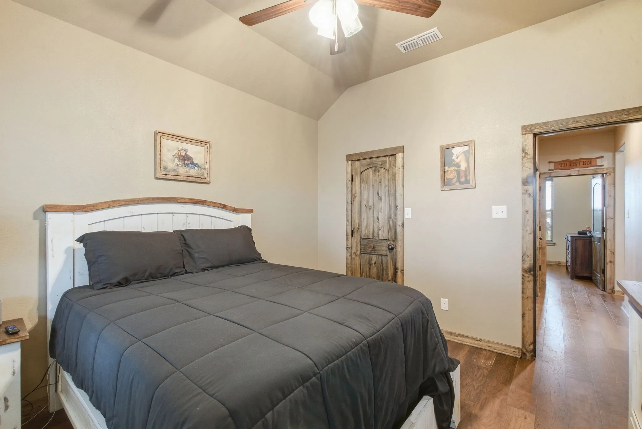 Single Family Residence For Sale in Parker County , 133 Kingston Lane, Weatherford, Texas 76087, 4 Bedroom, 2 Bathroom, 2 Garage spaces, 2,047 Sqft, built in 2020, mls#21396618, Real Estate Agent in Weatherford, Homes For Sale in Parker county, Homes For Sale in Weatherford, Realtor in Weatherford Texas, Real Estate Brokerage Independent Realty Texas, Luminita Cordes Realtor