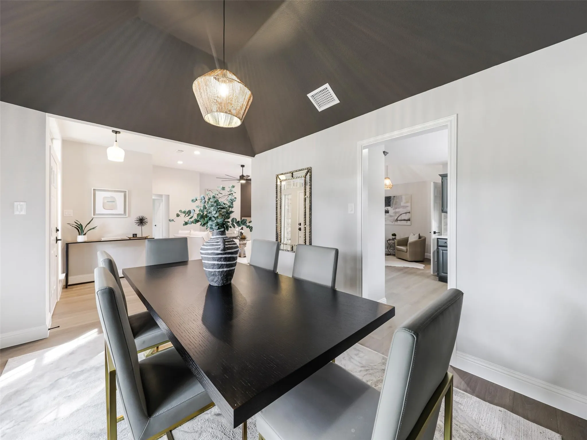 Single Family Residence For Sale in Dallas County , 2409 Hedgeway Circle, Garland, Texas 75044, 3 Bedroom, 2 Bathroom, 2 Garage spaces, 1,722 Sqft, built in 1987, mls#21395262, Real Estate Agent in Garland, Homes For Sale in Dallas county, Homes For Sale in Garland, Realtor in Garland Texas, Real Estate Brokerage Independent Realty Texas, Luminita Cordes Realtor