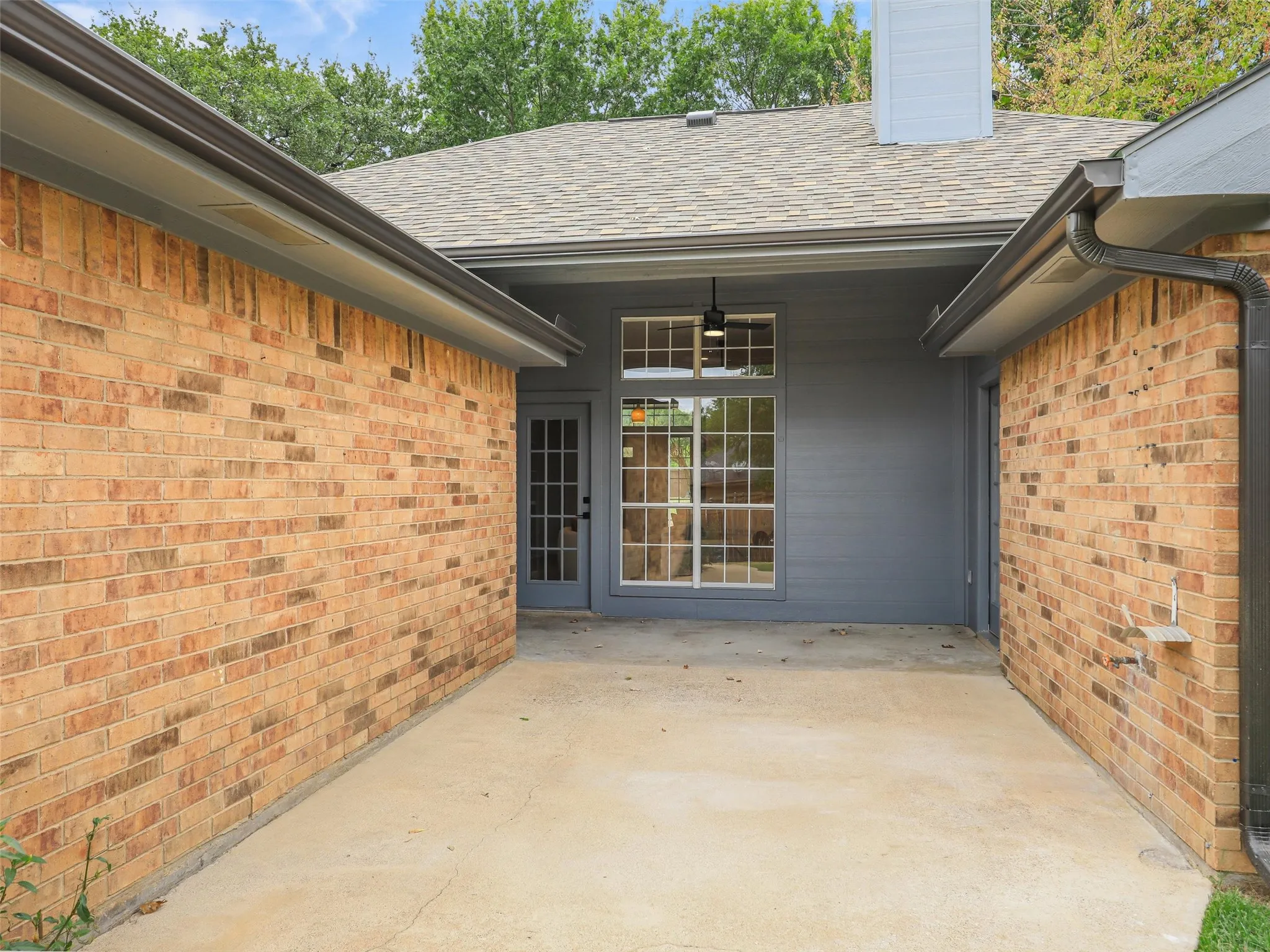 Single Family Residence For Sale in Dallas County , 2409 Hedgeway Circle, Garland, Texas 75044, 3 Bedroom, 2 Bathroom, 2 Garage spaces, 1,722 Sqft, built in 1987, mls#21395262, Real Estate Agent in Garland, Homes For Sale in Dallas county, Homes For Sale in Garland, Realtor in Garland Texas, Real Estate Brokerage Independent Realty Texas, Luminita Cordes Realtor