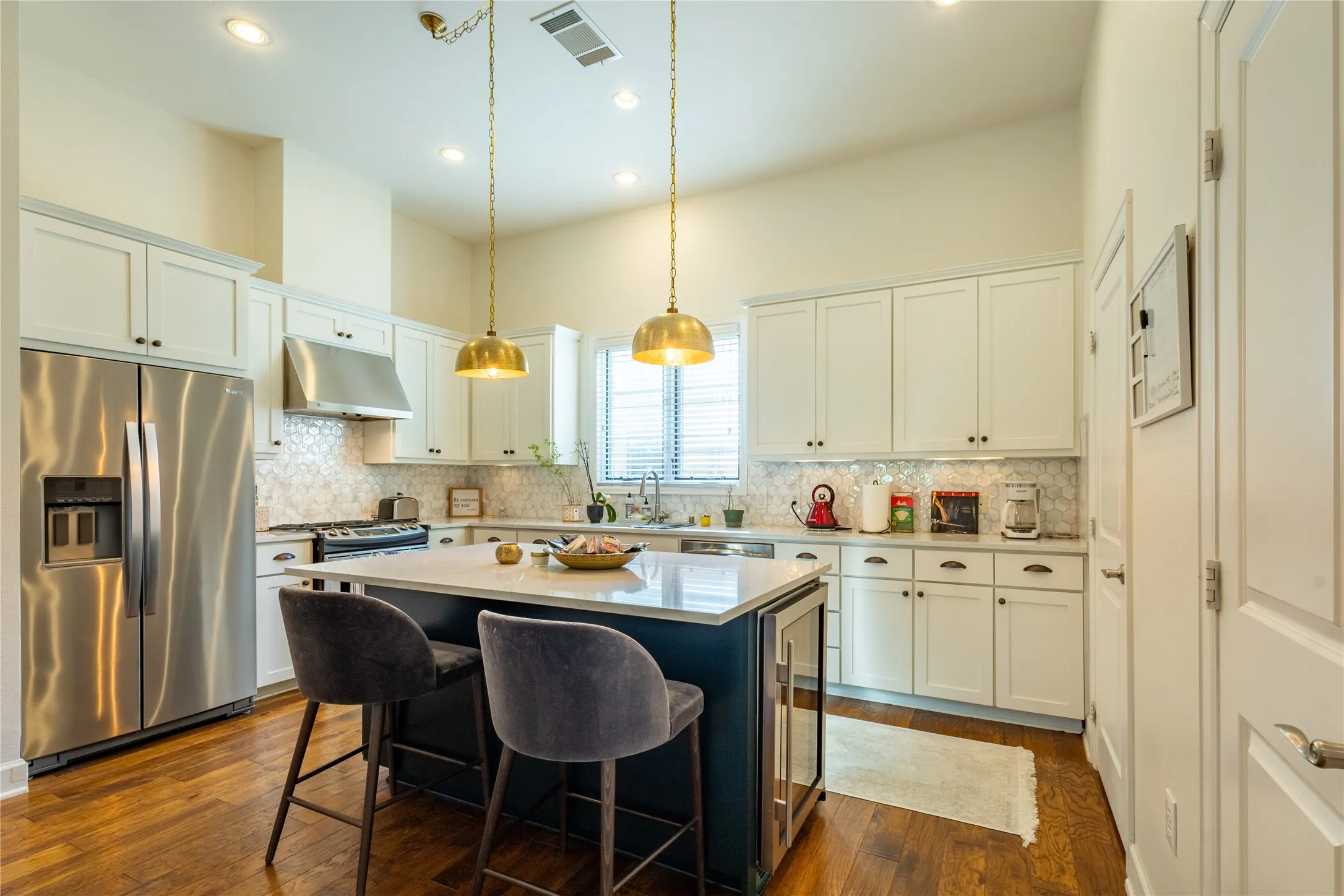 Condominium For Rent in Dallas County , 3210 Carlisle Street 20, Dallas, Texas 75204, 2 Bedroom, 3 Bathroom, 2 Garage spaces, 2,306 Sqft, built in 2006, mls#21402845, Real Estate Agent in Dallas, Homes For Rent in Dallas county, Homes For Rent in Dallas, Realtor in Dallas Texas, Real Estate Brokerage Independent Realty Texas, Luminita Cordes Realtor