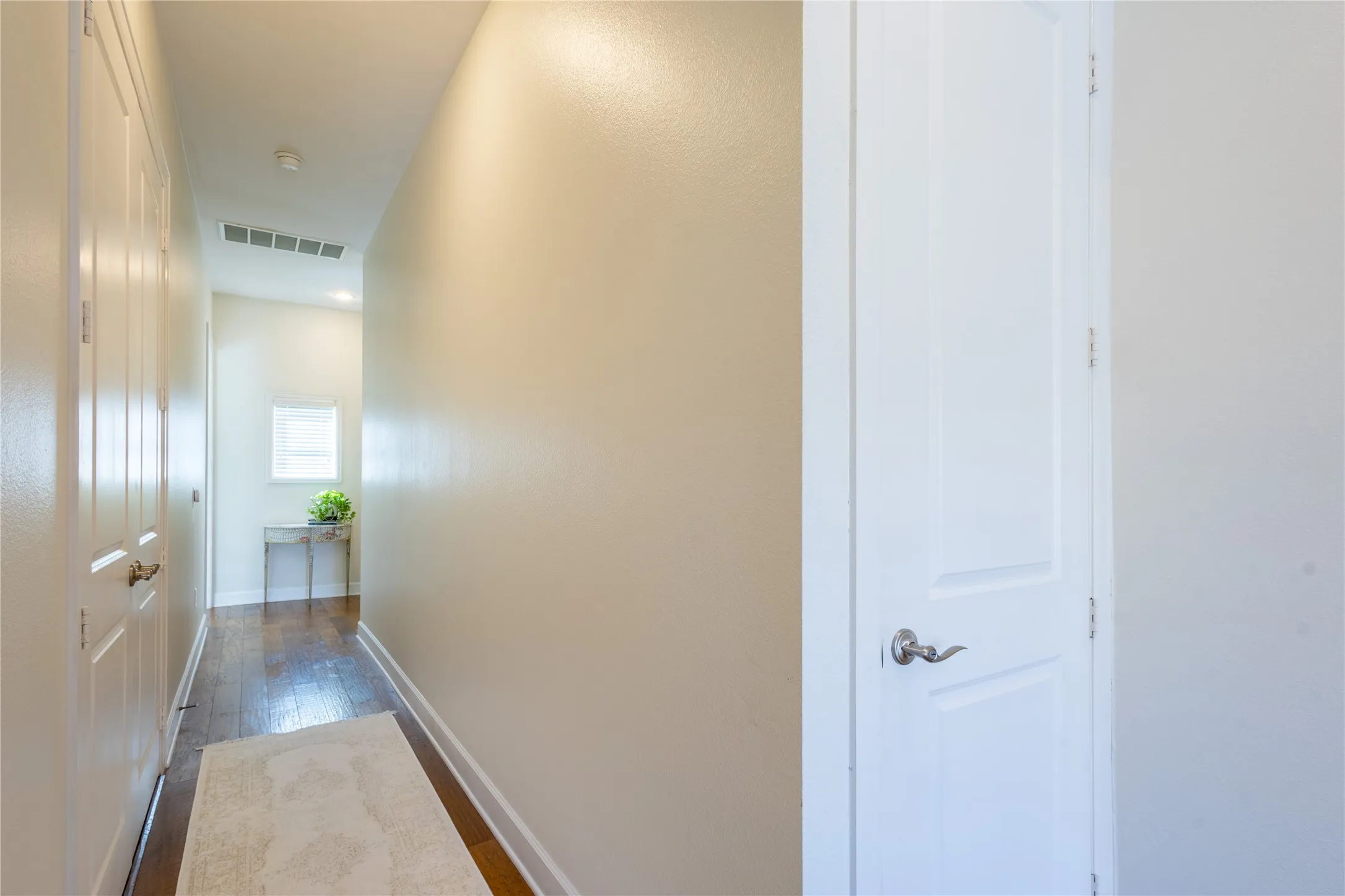 Condominium For Rent in Dallas County , 3210 Carlisle Street 20, Dallas, Texas 75204, 2 Bedroom, 3 Bathroom, 2 Garage spaces, 2,306 Sqft, built in 2006, mls#21402845, Real Estate Agent in Dallas, Homes For Rent in Dallas county, Homes For Rent in Dallas, Realtor in Dallas Texas, Real Estate Brokerage Independent Realty Texas, Luminita Cordes Realtor