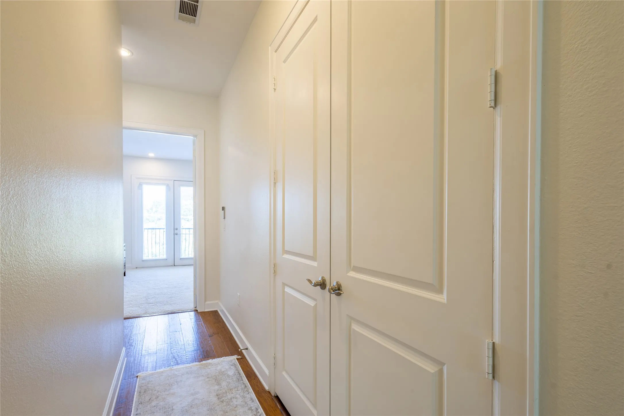 Condominium For Rent in Dallas County , 3210 Carlisle Street 20, Dallas, Texas 75204, 2 Bedroom, 3 Bathroom, 2 Garage spaces, 2,306 Sqft, built in 2006, mls#21402845, Real Estate Agent in Dallas, Homes For Rent in Dallas county, Homes For Rent in Dallas, Realtor in Dallas Texas, Real Estate Brokerage Independent Realty Texas, Luminita Cordes Realtor