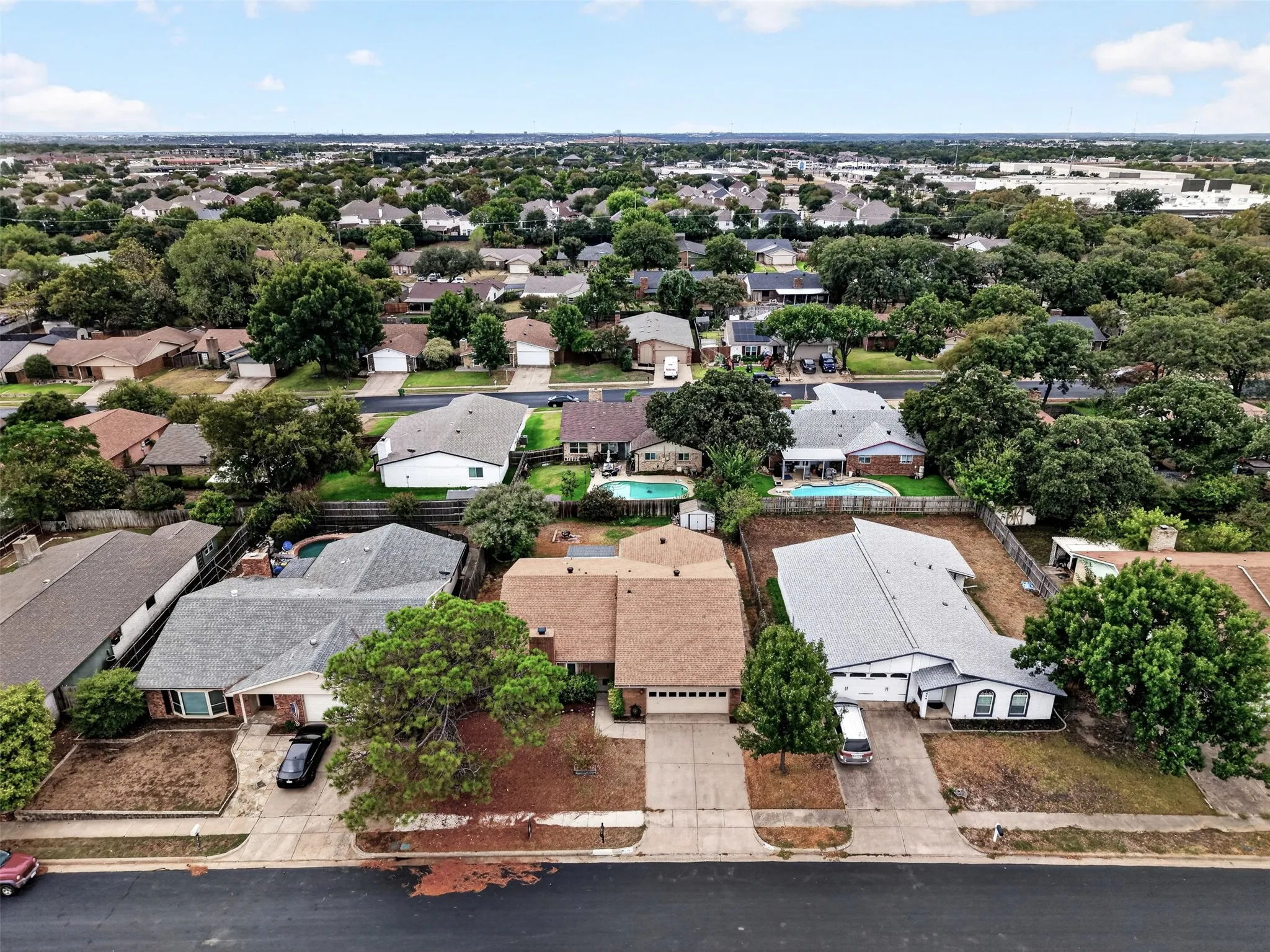 Single Family Residence For Rent in Tarrant County , 3812 Walnut Drive, Bedford, Texas 76021, 3 Bedroom, 2 Bathroom, 2 Garage spaces, 1,853 Sqft, built in 1979, mls#21402739, Real Estate Agent in Bedford, Homes For Rent in Tarrant county, Homes For Rent in Bedford, Realtor in Bedford Texas, Real Estate Brokerage Independent Realty Texas, Luminita Cordes Realtor