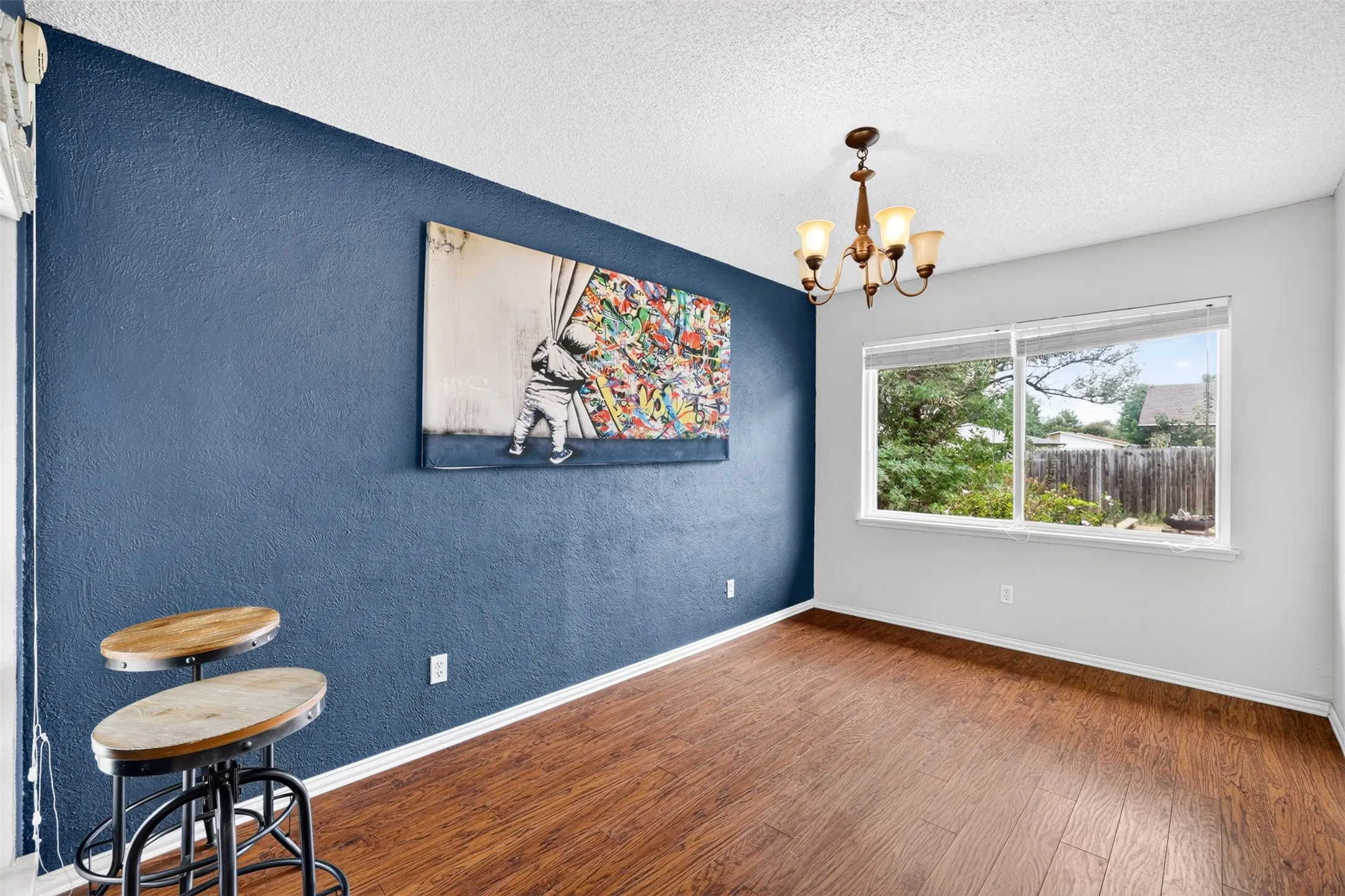 Single Family Residence For Rent in Tarrant County , 3812 Walnut Drive, Bedford, Texas 76021, 3 Bedroom, 2 Bathroom, 2 Garage spaces, 1,853 Sqft, built in 1979, mls#21402739, Real Estate Agent in Bedford, Homes For Rent in Tarrant county, Homes For Rent in Bedford, Realtor in Bedford Texas, Real Estate Brokerage Independent Realty Texas, Luminita Cordes Realtor
