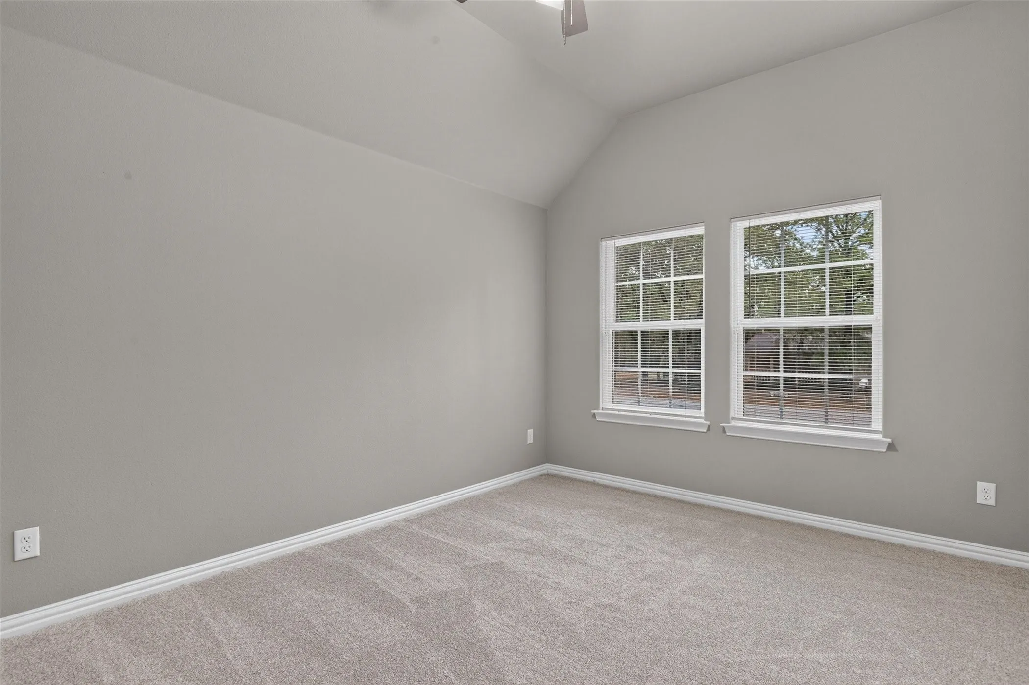 Single Family Residence For Sale in Parker County , 1612 Tanglewood Drive, Azle, Texas 76020, 3 Bedroom, 2 Bathroom, 2 Garage spaces, 1,602 Sqft, built in 2021, mls#21402851, Real Estate Agent in Azle, Homes For Sale in Parker county, Homes For Sale in Azle, Realtor in Azle Texas, Real Estate Brokerage Independent Realty Texas, Luminita Cordes Realtor