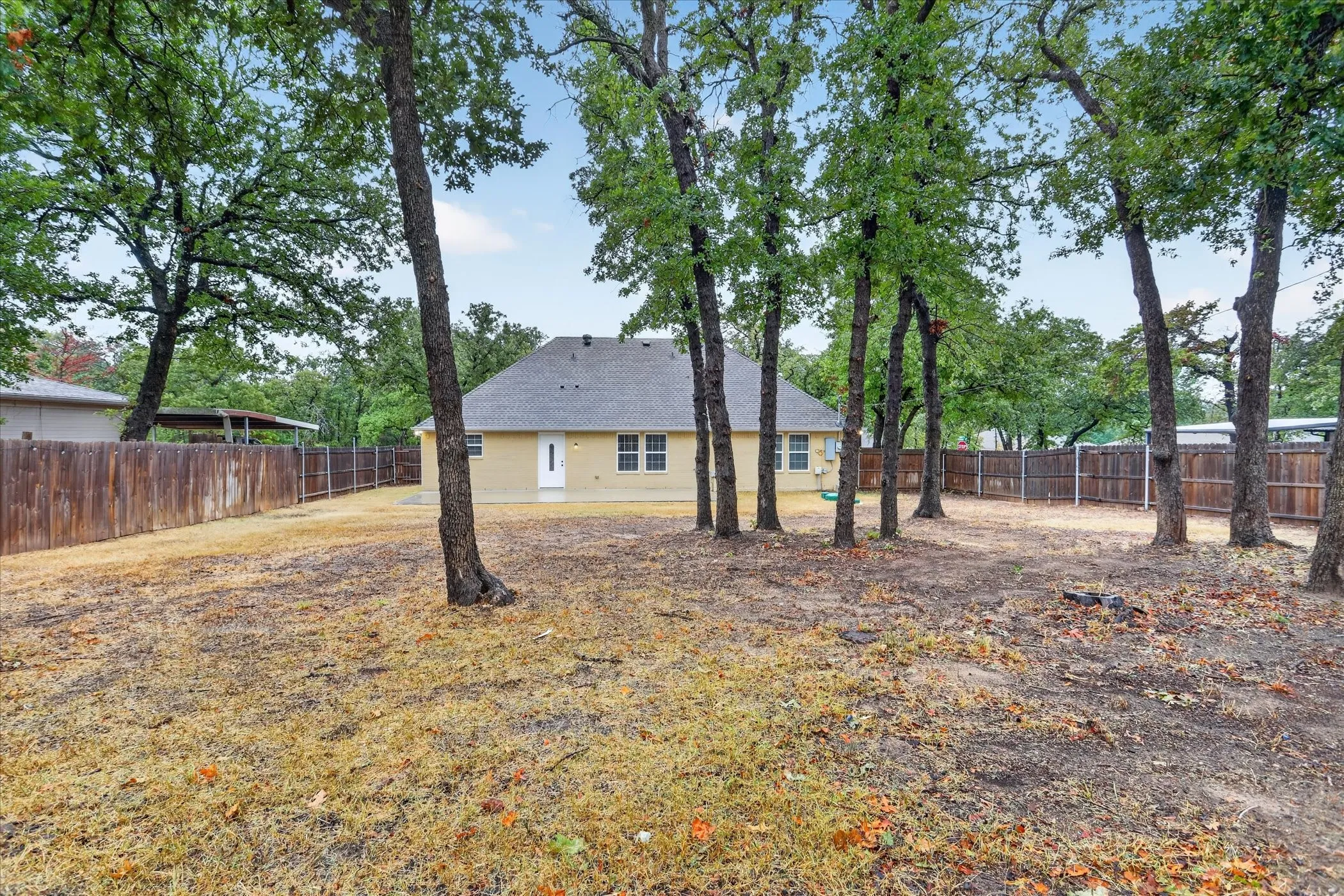 Single Family Residence For Sale in Parker County , 1612 Tanglewood Drive, Azle, Texas 76020, 3 Bedroom, 2 Bathroom, 2 Garage spaces, 1,602 Sqft, built in 2021, mls#21402851, Real Estate Agent in Azle, Homes For Sale in Parker county, Homes For Sale in Azle, Realtor in Azle Texas, Real Estate Brokerage Independent Realty Texas, Luminita Cordes Realtor