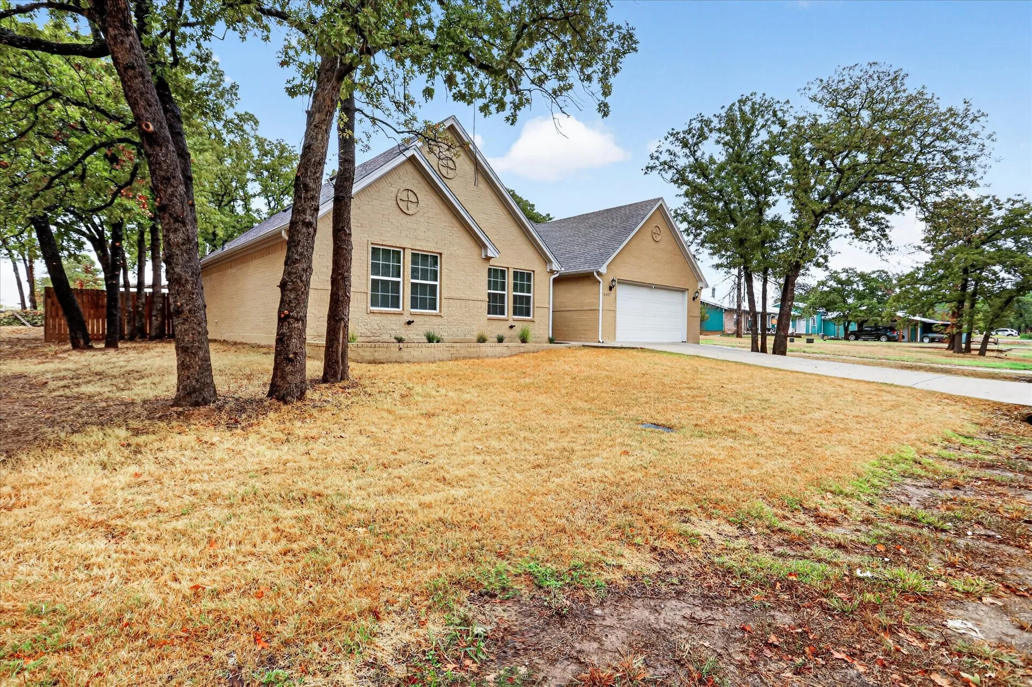 Single Family Residence For Sale in Parker County , 1612 Tanglewood Drive, Azle, Texas 76020, 3 Bedroom, 2 Bathroom, 2 Garage spaces, 1,602 Sqft, built in 2021, mls#21402851, Real Estate Agent in Azle, Homes For Sale in Parker county, Homes For Sale in Azle, Realtor in Azle Texas, Real Estate Brokerage Independent Realty Texas, Luminita Cordes Realtor