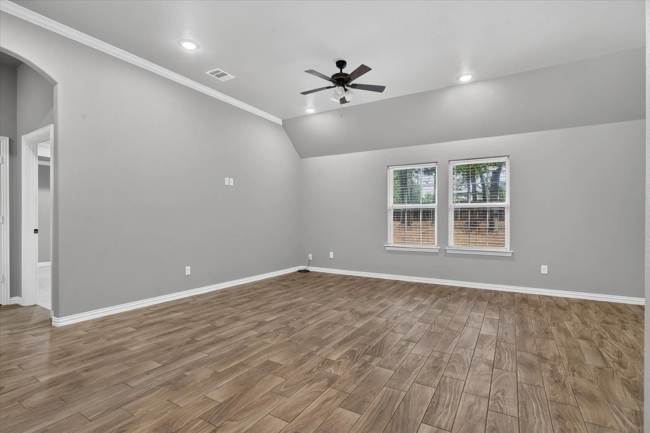 Single Family Residence For Sale in Parker County , 1612 Tanglewood Drive, Azle, Texas 76020, 3 Bedroom, 2 Bathroom, 2 Garage spaces, 1,602 Sqft, built in 2021, mls#21402851, Real Estate Agent in Azle, Homes For Sale in Parker county, Homes For Sale in Azle, Realtor in Azle Texas, Real Estate Brokerage Independent Realty Texas, Luminita Cordes Realtor