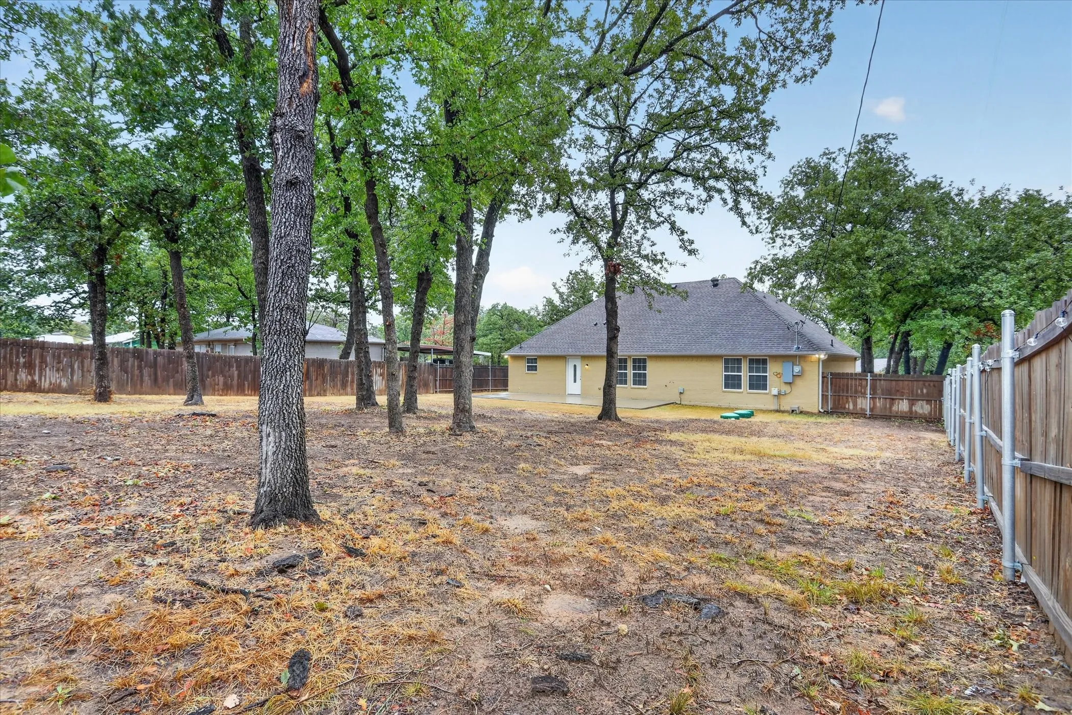 Single Family Residence For Sale in Parker County , 1612 Tanglewood Drive, Azle, Texas 76020, 3 Bedroom, 2 Bathroom, 2 Garage spaces, 1,602 Sqft, built in 2021, mls#21402851, Real Estate Agent in Azle, Homes For Sale in Parker county, Homes For Sale in Azle, Realtor in Azle Texas, Real Estate Brokerage Independent Realty Texas, Luminita Cordes Realtor