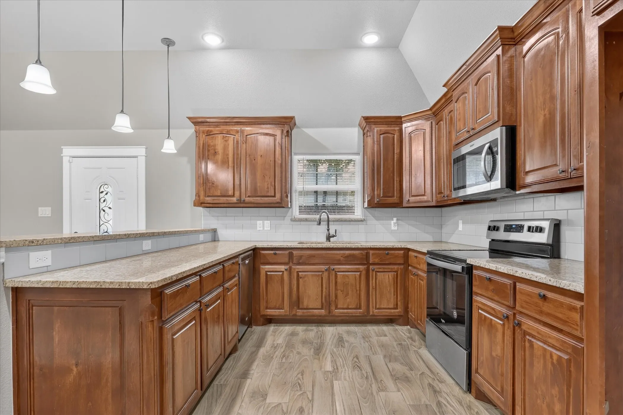 Single Family Residence For Sale in Parker County , 1612 Tanglewood Drive, Azle, Texas 76020, 3 Bedroom, 2 Bathroom, 2 Garage spaces, 1,602 Sqft, built in 2021, mls#21402851, Real Estate Agent in Azle, Homes For Sale in Parker county, Homes For Sale in Azle, Realtor in Azle Texas, Real Estate Brokerage Independent Realty Texas, Luminita Cordes Realtor