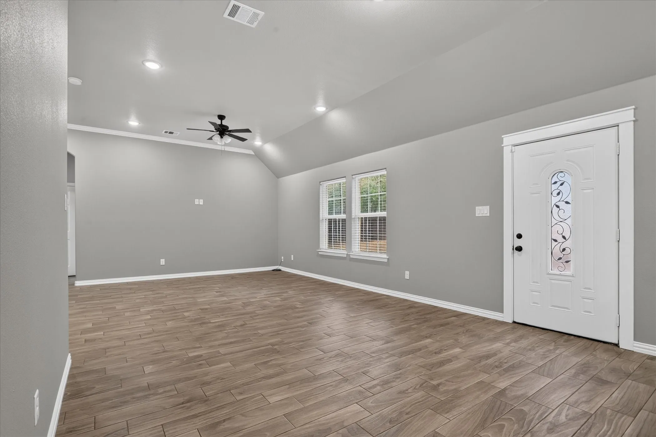 Single Family Residence For Sale in Parker County , 1612 Tanglewood Drive, Azle, Texas 76020, 3 Bedroom, 2 Bathroom, 2 Garage spaces, 1,602 Sqft, built in 2021, mls#21402851, Real Estate Agent in Azle, Homes For Sale in Parker county, Homes For Sale in Azle, Realtor in Azle Texas, Real Estate Brokerage Independent Realty Texas, Luminita Cordes Realtor