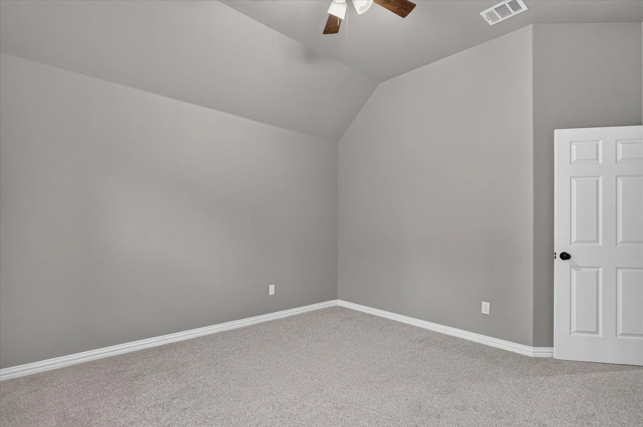 Single Family Residence For Sale in Parker County , 1612 Tanglewood Drive, Azle, Texas 76020, 3 Bedroom, 2 Bathroom, 2 Garage spaces, 1,602 Sqft, built in 2021, mls#21402851, Real Estate Agent in Azle, Homes For Sale in Parker county, Homes For Sale in Azle, Realtor in Azle Texas, Real Estate Brokerage Independent Realty Texas, Luminita Cordes Realtor