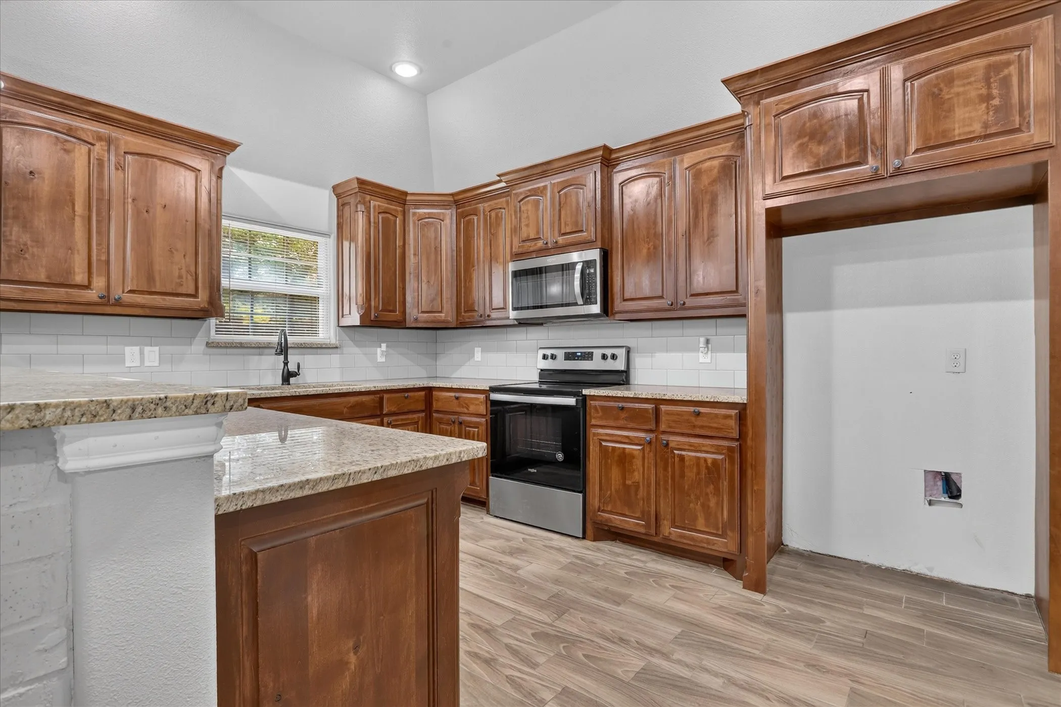 Single Family Residence For Sale in Parker County , 1612 Tanglewood Drive, Azle, Texas 76020, 3 Bedroom, 2 Bathroom, 2 Garage spaces, 1,602 Sqft, built in 2021, mls#21402851, Real Estate Agent in Azle, Homes For Sale in Parker county, Homes For Sale in Azle, Realtor in Azle Texas, Real Estate Brokerage Independent Realty Texas, Luminita Cordes Realtor