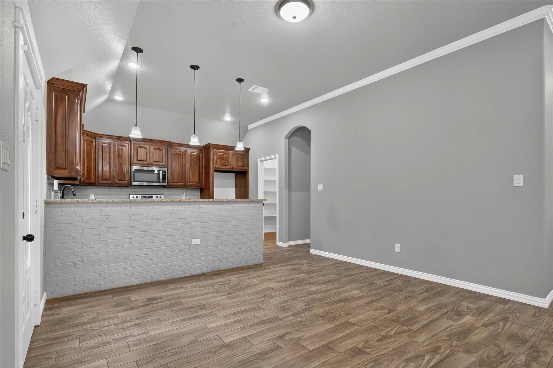 Single Family Residence For Sale in Parker County , 1612 Tanglewood Drive, Azle, Texas 76020, 3 Bedroom, 2 Bathroom, 2 Garage spaces, 1,602 Sqft, built in 2021, mls#21402851, Real Estate Agent in Azle, Homes For Sale in Parker county, Homes For Sale in Azle, Realtor in Azle Texas, Real Estate Brokerage Independent Realty Texas, Luminita Cordes Realtor