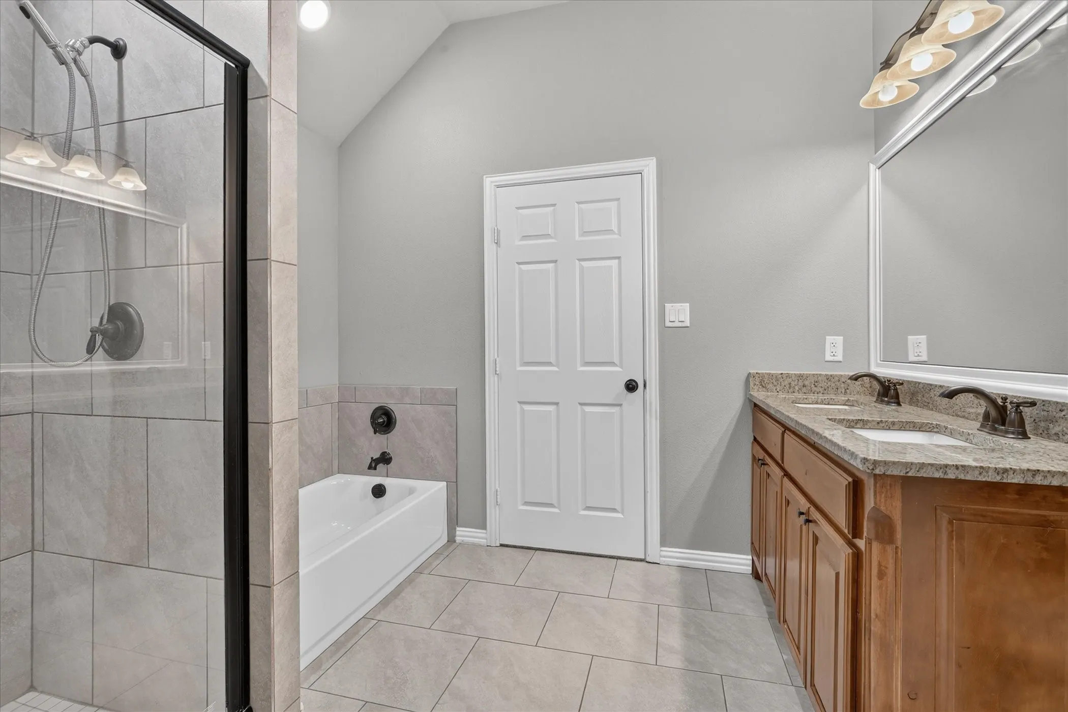 Single Family Residence For Sale in Parker County , 1612 Tanglewood Drive, Azle, Texas 76020, 3 Bedroom, 2 Bathroom, 2 Garage spaces, 1,602 Sqft, built in 2021, mls#21402851, Real Estate Agent in Azle, Homes For Sale in Parker county, Homes For Sale in Azle, Realtor in Azle Texas, Real Estate Brokerage Independent Realty Texas, Luminita Cordes Realtor