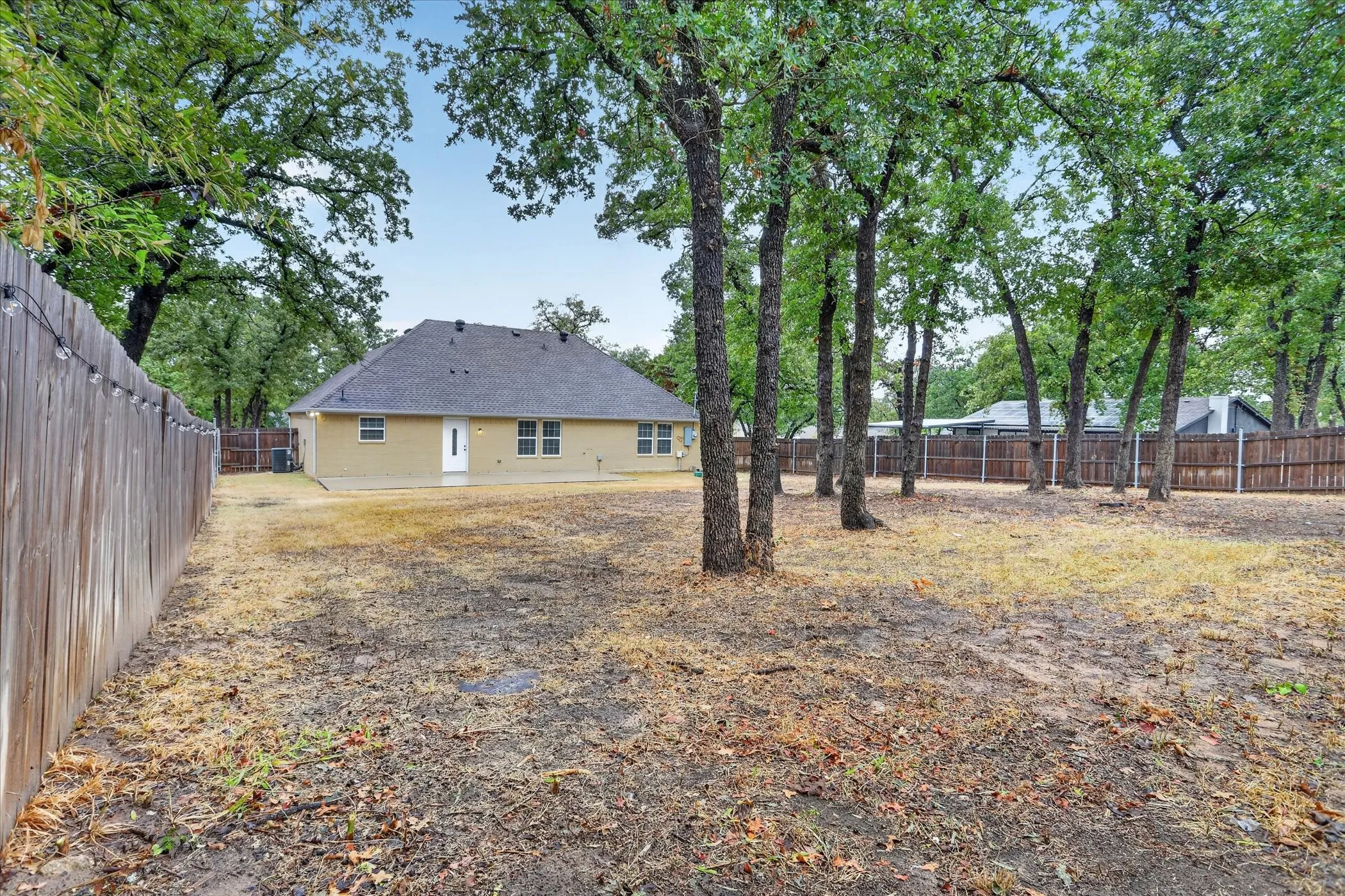 Single Family Residence For Sale in Parker County , 1612 Tanglewood Drive, Azle, Texas 76020, 3 Bedroom, 2 Bathroom, 2 Garage spaces, 1,602 Sqft, built in 2021, mls#21402851, Real Estate Agent in Azle, Homes For Sale in Parker county, Homes For Sale in Azle, Realtor in Azle Texas, Real Estate Brokerage Independent Realty Texas, Luminita Cordes Realtor