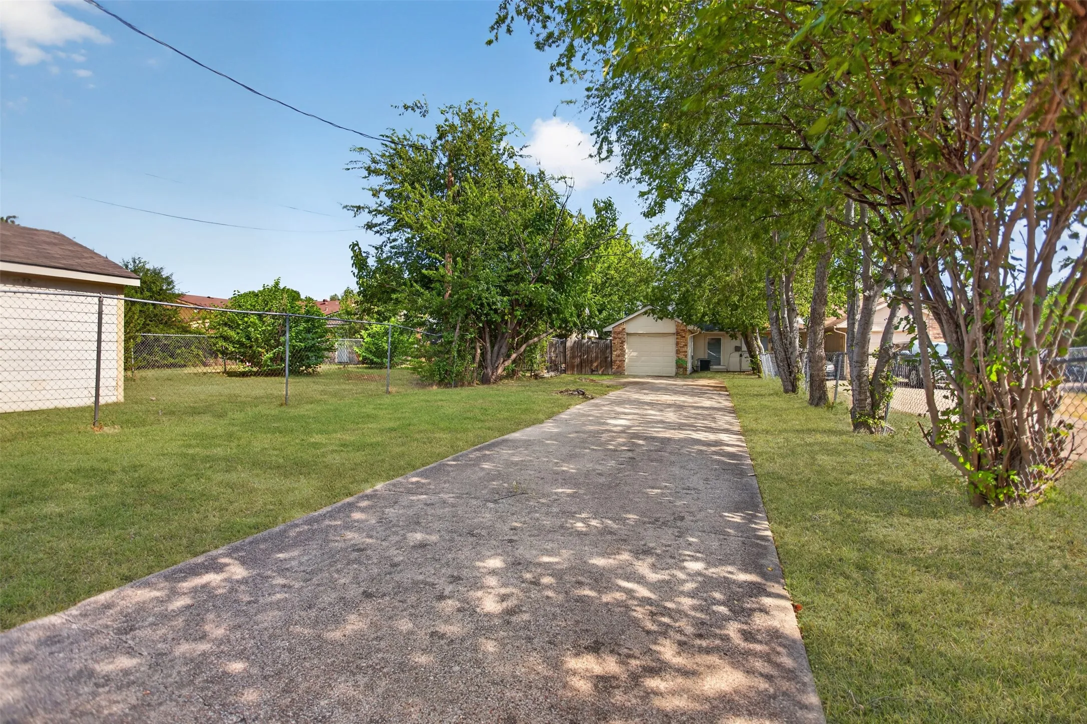 Long driveway for extra parking