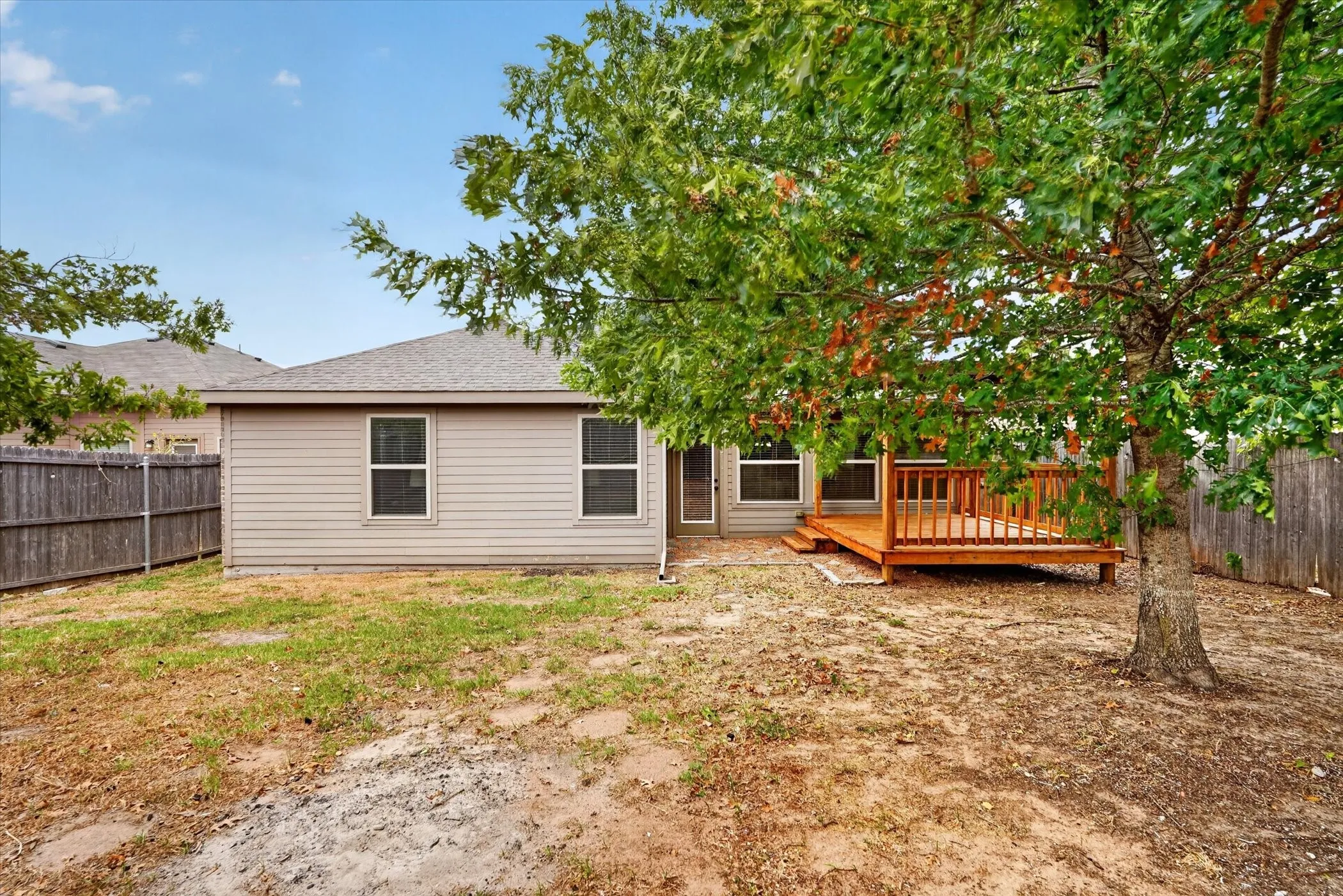 Single Family Residence For Sale in Hunt County , 1413 Thibodaux Drive, Greenville, Texas 75402, 3 Bedroom, 2 Bathroom, 2 Garage spaces, 1,776 Sqft, built in 2016, mls#21400980, Real Estate Agent in Greenville, Homes For Sale in Hunt county, Homes For Sale in Greenville, Realtor in Greenville Texas, Real Estate Brokerage Independent Realty Texas, Luminita Cordes Realtor