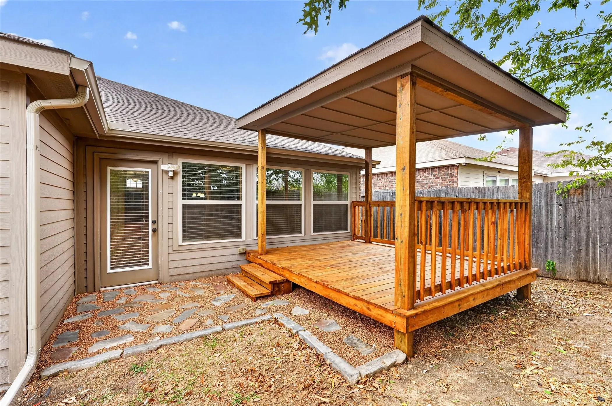 Single Family Residence For Sale in Hunt County , 1413 Thibodaux Drive, Greenville, Texas 75402, 3 Bedroom, 2 Bathroom, 2 Garage spaces, 1,776 Sqft, built in 2016, mls#21400980, Real Estate Agent in Greenville, Homes For Sale in Hunt county, Homes For Sale in Greenville, Realtor in Greenville Texas, Real Estate Brokerage Independent Realty Texas, Luminita Cordes Realtor