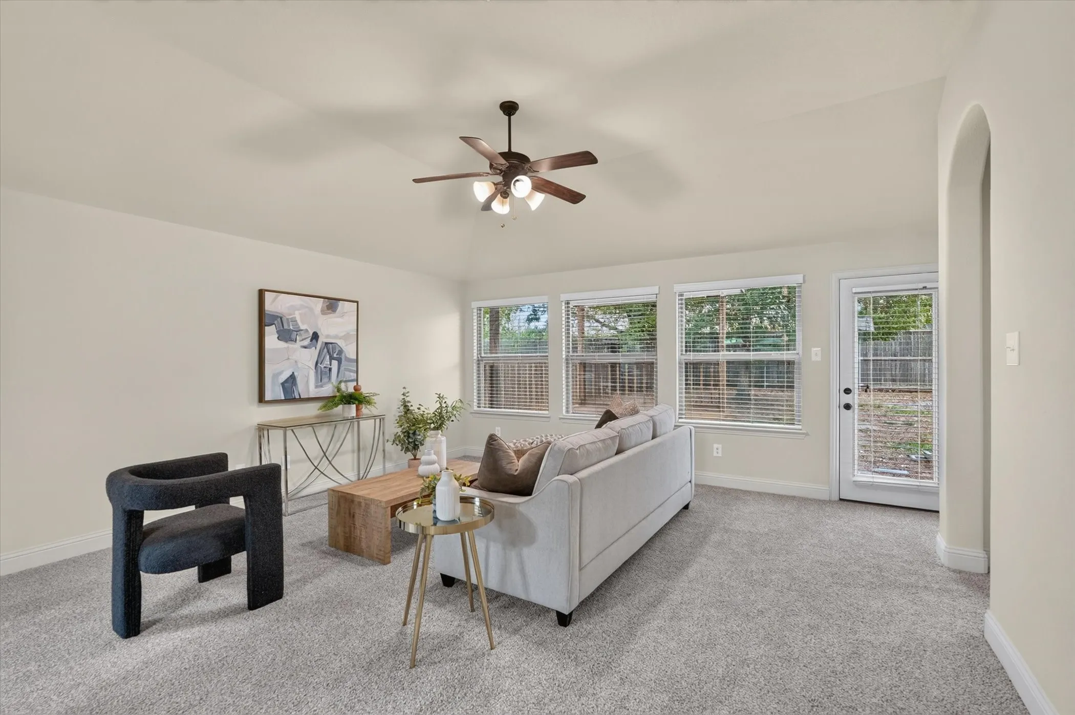Single Family Residence For Sale in Hunt County , 1413 Thibodaux Drive, Greenville, Texas 75402, 3 Bedroom, 2 Bathroom, 2 Garage spaces, 1,776 Sqft, built in 2016, mls#21400980, Real Estate Agent in Greenville, Homes For Sale in Hunt county, Homes For Sale in Greenville, Realtor in Greenville Texas, Real Estate Brokerage Independent Realty Texas, Luminita Cordes Realtor