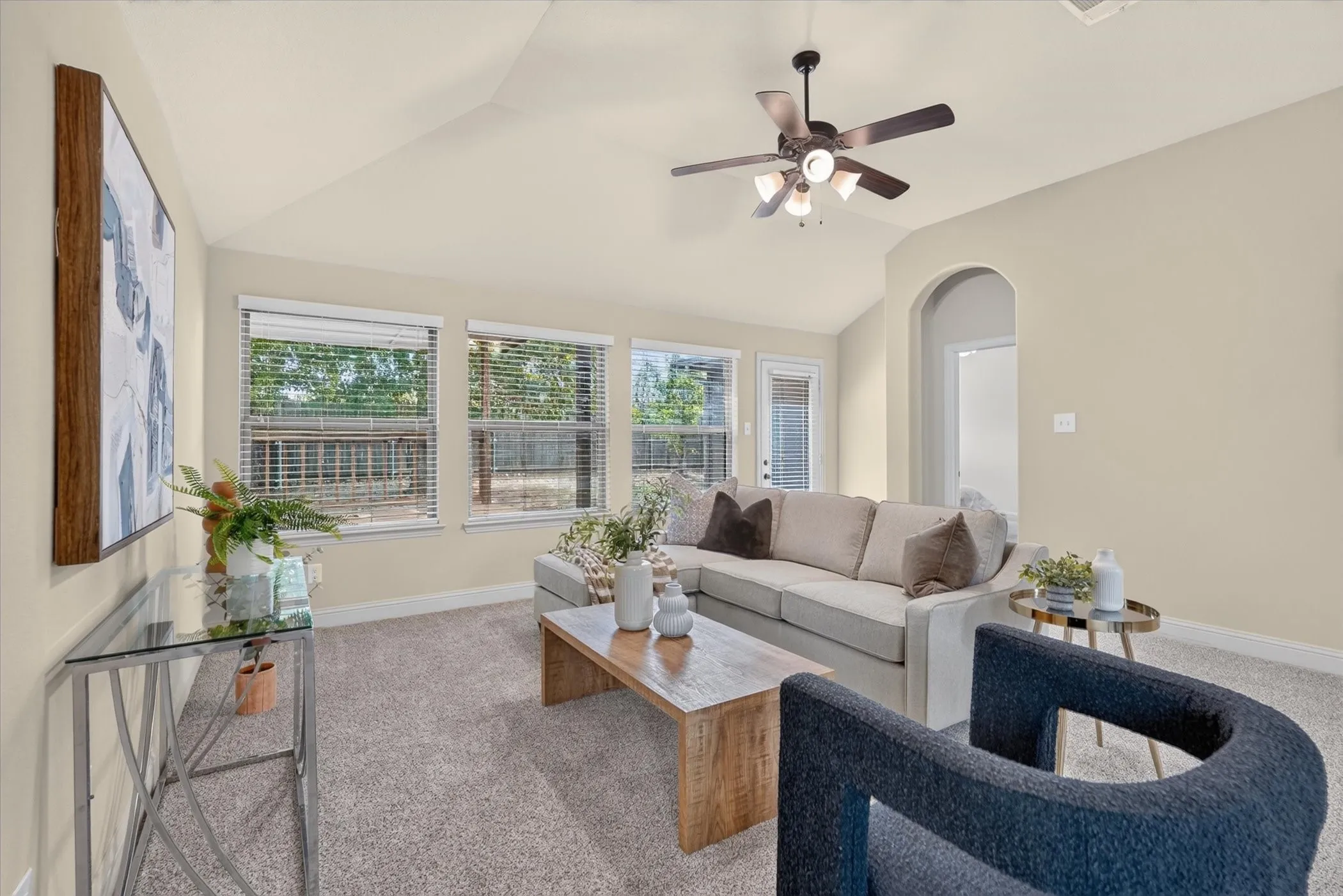 Single Family Residence For Sale in Hunt County , 1413 Thibodaux Drive, Greenville, Texas 75402, 3 Bedroom, 2 Bathroom, 2 Garage spaces, 1,776 Sqft, built in 2016, mls#21400980, Real Estate Agent in Greenville, Homes For Sale in Hunt county, Homes For Sale in Greenville, Realtor in Greenville Texas, Real Estate Brokerage Independent Realty Texas, Luminita Cordes Realtor