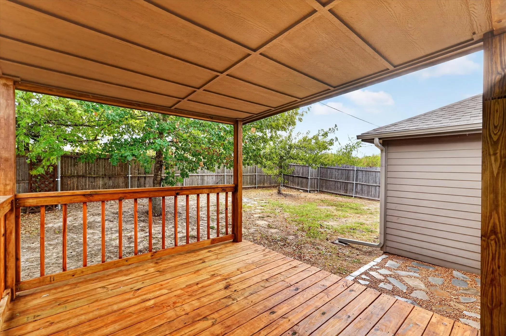 Single Family Residence For Sale in Hunt County , 1413 Thibodaux Drive, Greenville, Texas 75402, 3 Bedroom, 2 Bathroom, 2 Garage spaces, 1,776 Sqft, built in 2016, mls#21400980, Real Estate Agent in Greenville, Homes For Sale in Hunt county, Homes For Sale in Greenville, Realtor in Greenville Texas, Real Estate Brokerage Independent Realty Texas, Luminita Cordes Realtor