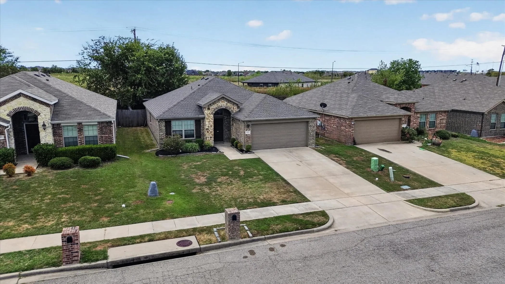 Single Family Residence For Sale in Hunt County , 1413 Thibodaux Drive, Greenville, Texas 75402, 3 Bedroom, 2 Bathroom, 2 Garage spaces, 1,776 Sqft, built in 2016, mls#21400980, Real Estate Agent in Greenville, Homes For Sale in Hunt county, Homes For Sale in Greenville, Realtor in Greenville Texas, Real Estate Brokerage Independent Realty Texas, Luminita Cordes Realtor