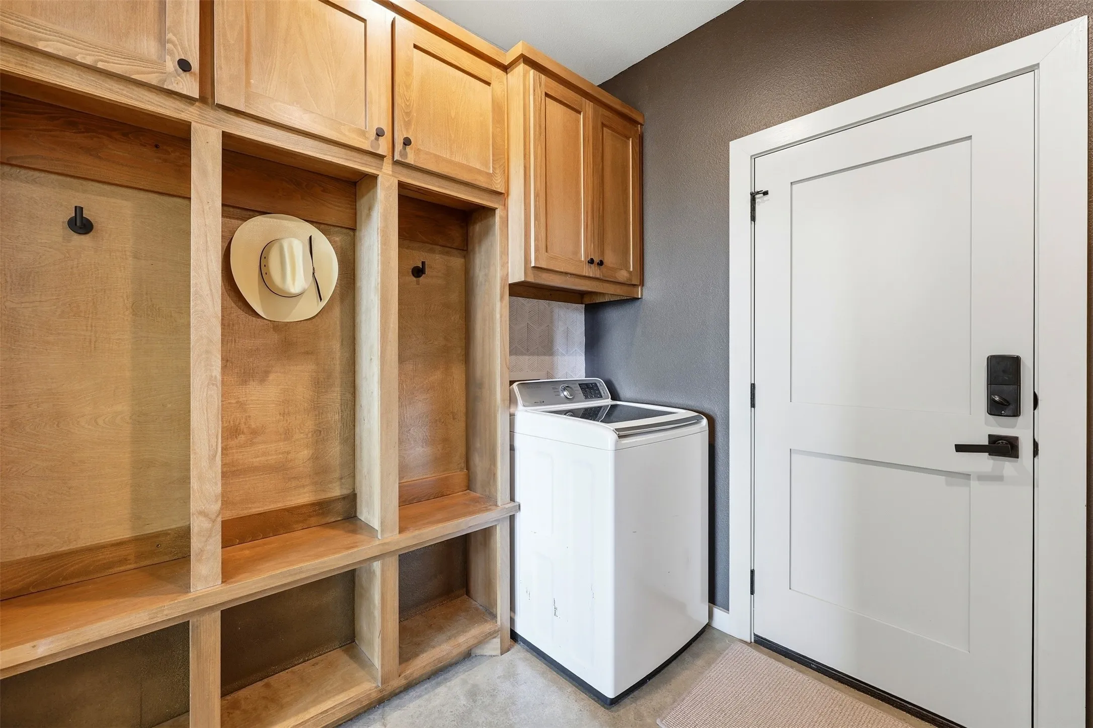 Single Family Residence For Sale in Hood County , 601 Hollow Drive, Lipan, Texas 76462, 3 Bedroom, 3 Bathroom, 3 Garage spaces, 2,361 Sqft, built in 2025, mls#21402852, Real Estate Agent in Lipan, Homes For Sale in Hood county, Homes For Sale in Lipan, Realtor in Lipan Texas, Real Estate Brokerage Independent Realty Texas, Luminita Cordes Realtor