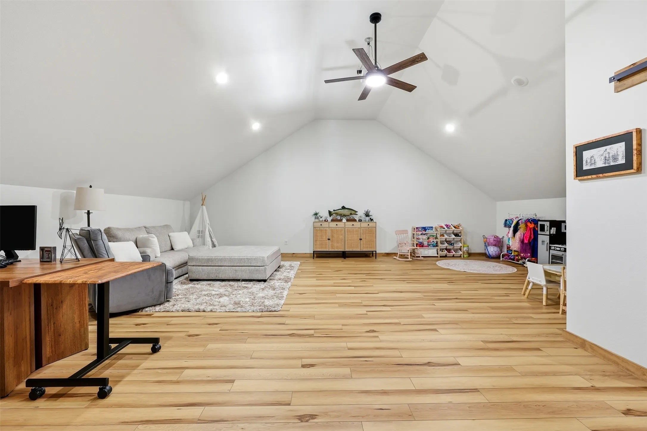 Single Family Residence For Sale in Hood County , 601 Hollow Drive, Lipan, Texas 76462, 3 Bedroom, 3 Bathroom, 3 Garage spaces, 2,361 Sqft, built in 2025, mls#21402852, Real Estate Agent in Lipan, Homes For Sale in Hood county, Homes For Sale in Lipan, Realtor in Lipan Texas, Real Estate Brokerage Independent Realty Texas, Luminita Cordes Realtor