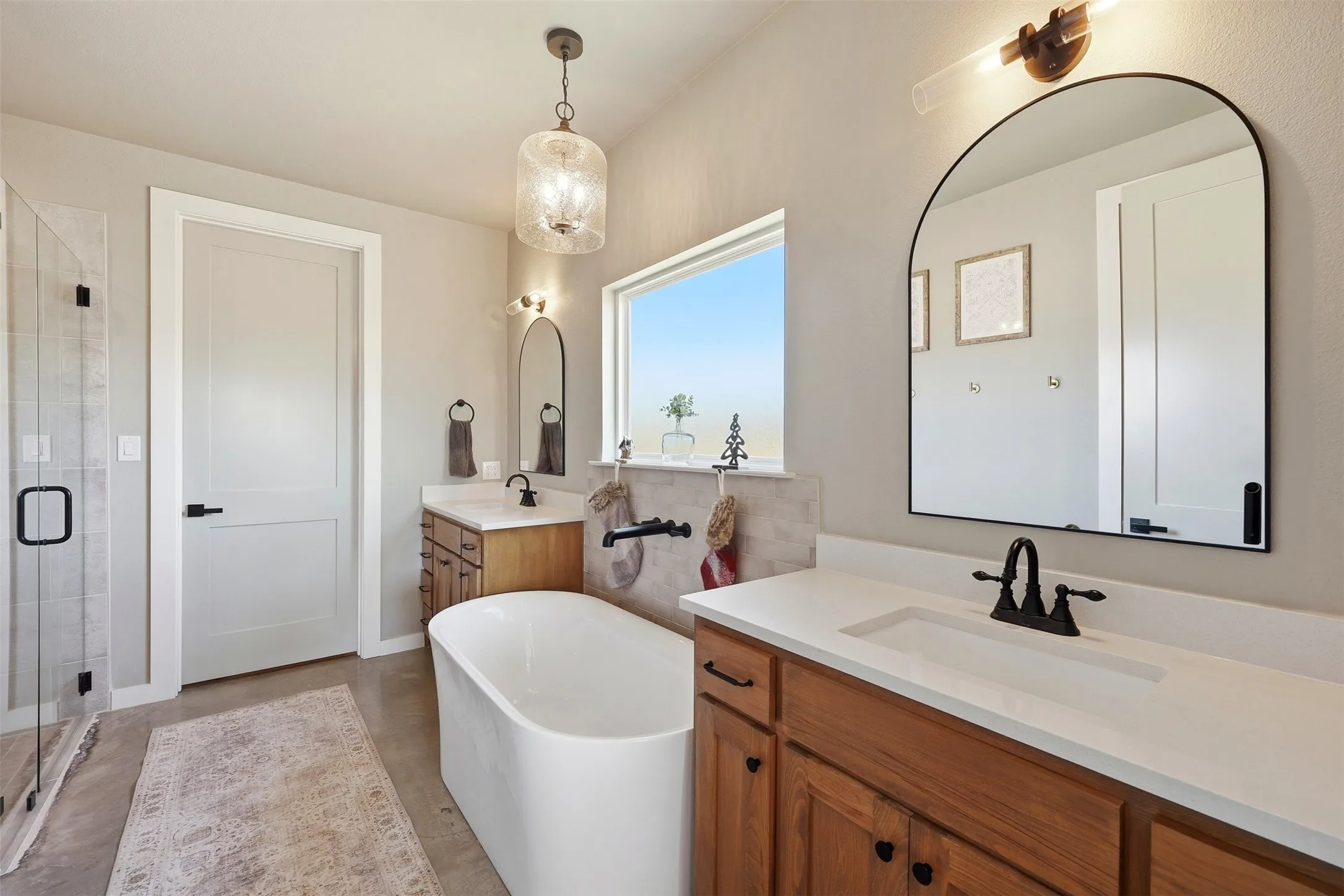 Single Family Residence For Sale in Hood County , 601 Hollow Drive, Lipan, Texas 76462, 3 Bedroom, 3 Bathroom, 3 Garage spaces, 2,361 Sqft, built in 2025, mls#21402852, Real Estate Agent in Lipan, Homes For Sale in Hood county, Homes For Sale in Lipan, Realtor in Lipan Texas, Real Estate Brokerage Independent Realty Texas, Luminita Cordes Realtor