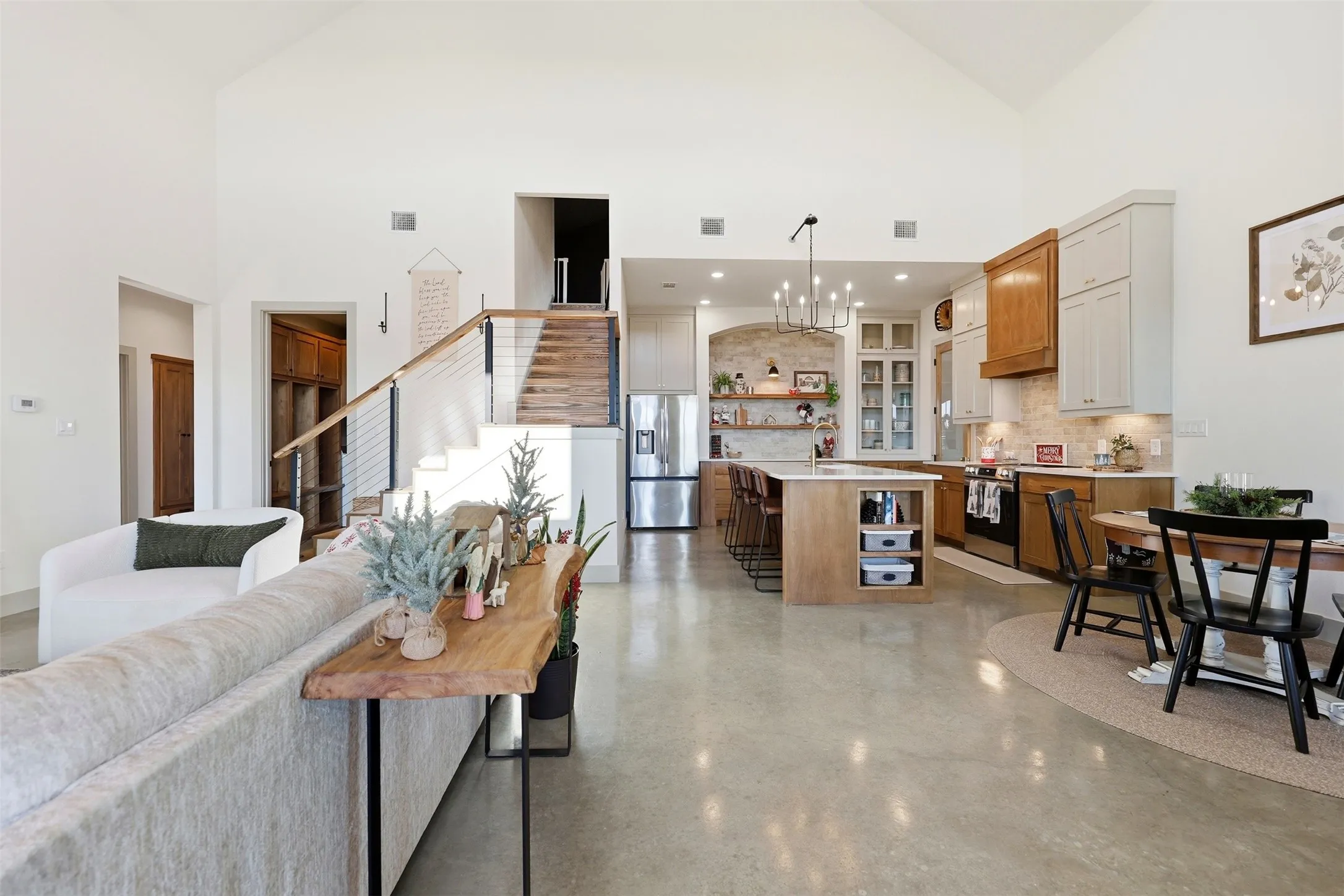 Single Family Residence For Sale in Hood County , 601 Hollow Drive, Lipan, Texas 76462, 3 Bedroom, 3 Bathroom, 3 Garage spaces, 2,361 Sqft, built in 2025, mls#21402852, Real Estate Agent in Lipan, Homes For Sale in Hood county, Homes For Sale in Lipan, Realtor in Lipan Texas, Real Estate Brokerage Independent Realty Texas, Luminita Cordes Realtor