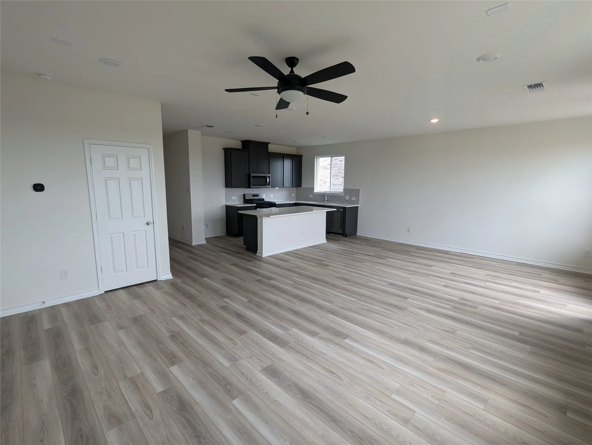 Single Family Residence For Rent in Collin County , 425 Princewood Drive, Princeton, Texas 75407, 4 Bedroom, 2 Bathroom, 2 Garage spaces, 1,825 Sqft, built in 2024, mls#21401875, Real Estate Agent in Princeton, Homes For Rent in Collin county, Homes For Rent in Princeton, Realtor in Princeton Texas, Real Estate Brokerage Independent Realty Texas, Luminita Cordes Realtor