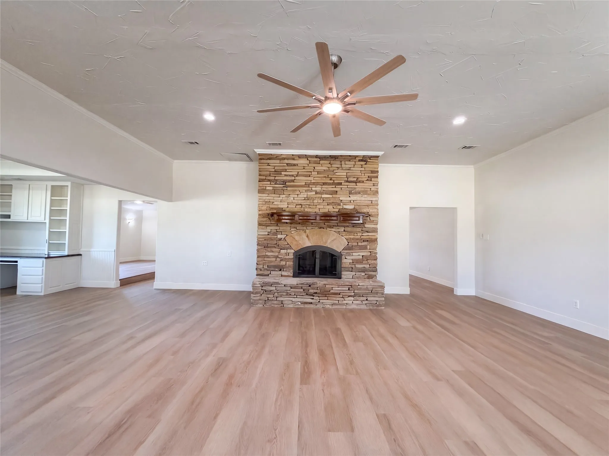 Single Family Residence For Sale in Tarrant County , 2283 N Holland Road, Mansfield, Texas 76063, 4 Bedroom, 3 Bathroom, 2 Garage spaces, 3,815 Sqft, built in 1983, mls#21400492, Real Estate Agent in Mansfield, Homes For Sale in Tarrant county, Homes For Sale in Mansfield, Realtor in Mansfield Texas, Real Estate Brokerage Independent Realty Texas, Luminita Cordes Realtor