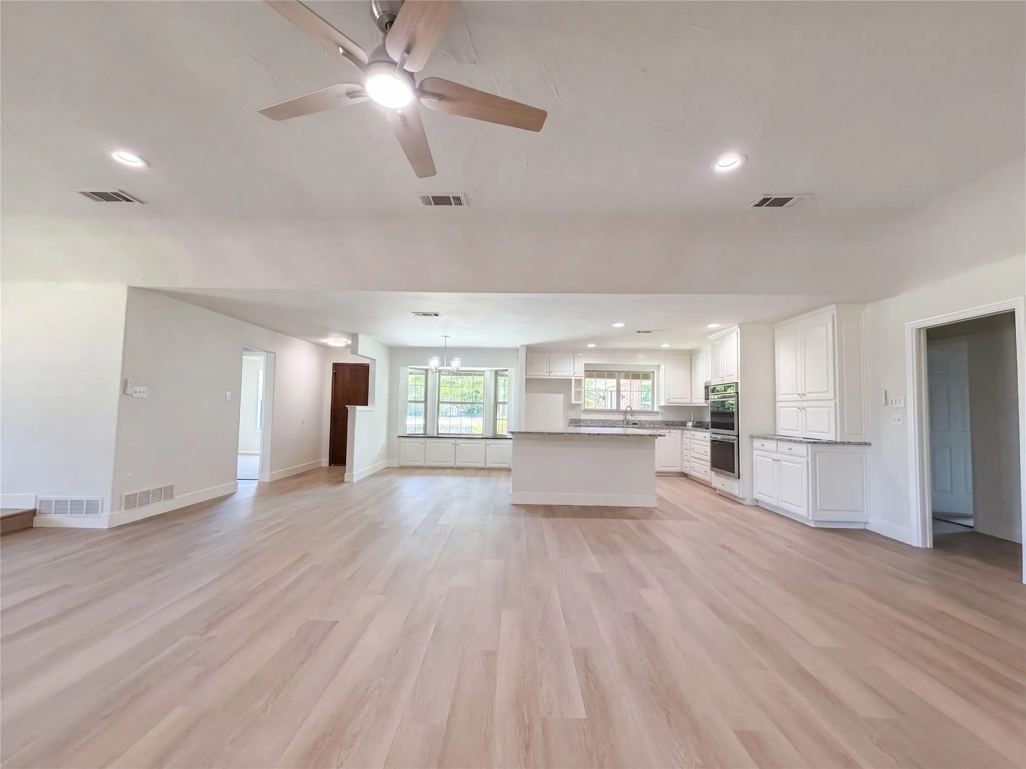 Single Family Residence For Sale in Tarrant County , 2283 N Holland Road, Mansfield, Texas 76063, 4 Bedroom, 3 Bathroom, 2 Garage spaces, 3,815 Sqft, built in 1983, mls#21400492, Real Estate Agent in Mansfield, Homes For Sale in Tarrant county, Homes For Sale in Mansfield, Realtor in Mansfield Texas, Real Estate Brokerage Independent Realty Texas, Luminita Cordes Realtor