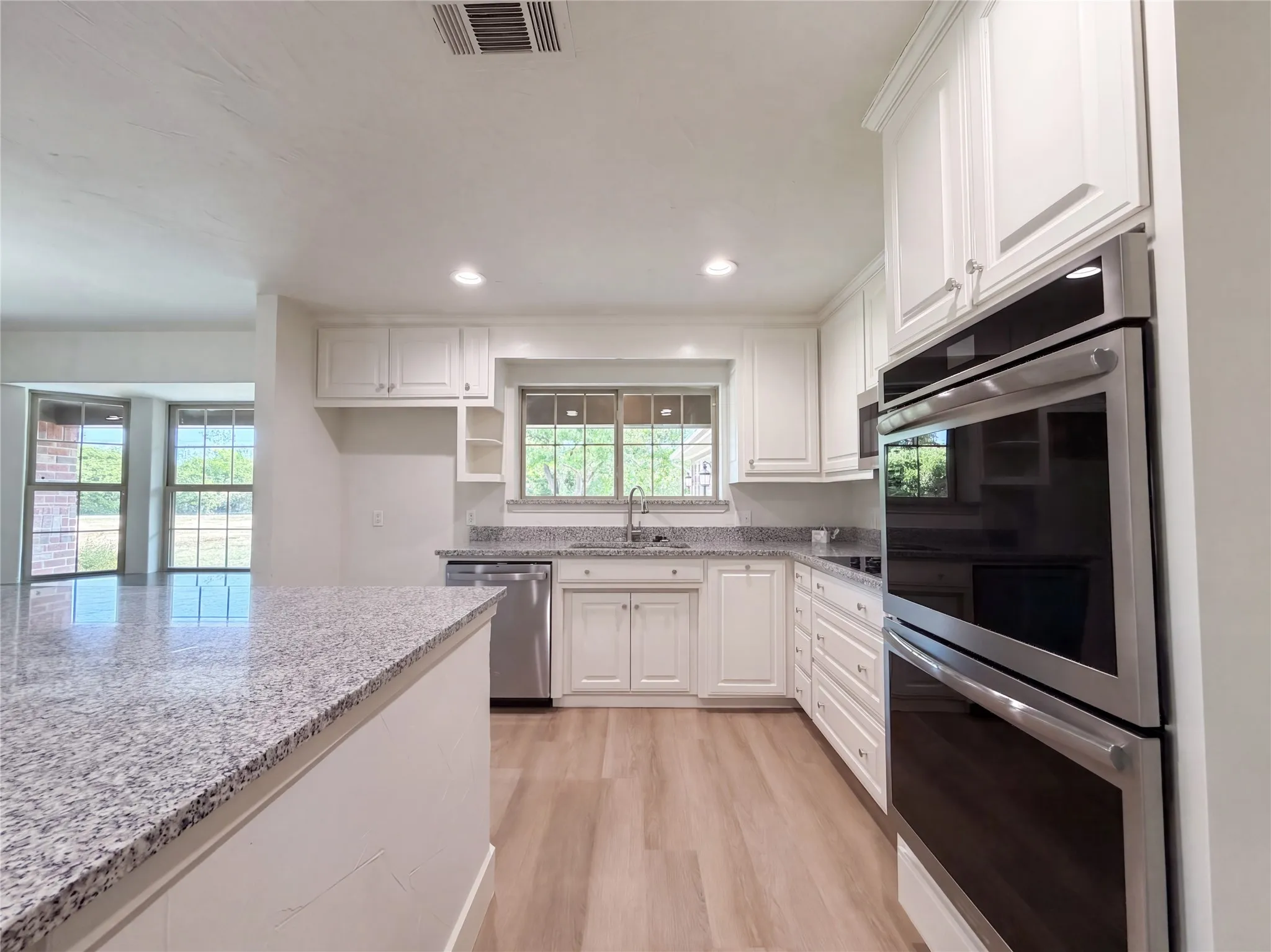 Single Family Residence For Sale in Tarrant County , 2283 N Holland Road, Mansfield, Texas 76063, 4 Bedroom, 3 Bathroom, 2 Garage spaces, 3,815 Sqft, built in 1983, mls#21400492, Real Estate Agent in Mansfield, Homes For Sale in Tarrant county, Homes For Sale in Mansfield, Realtor in Mansfield Texas, Real Estate Brokerage Independent Realty Texas, Luminita Cordes Realtor