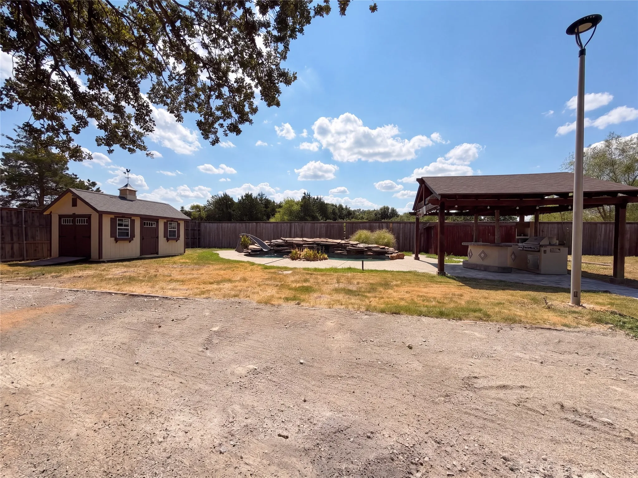 Single Family Residence For Sale in Tarrant County , 2283 N Holland Road, Mansfield, Texas 76063, 4 Bedroom, 3 Bathroom, 2 Garage spaces, 3,815 Sqft, built in 1983, mls#21400492, Real Estate Agent in Mansfield, Homes For Sale in Tarrant county, Homes For Sale in Mansfield, Realtor in Mansfield Texas, Real Estate Brokerage Independent Realty Texas, Luminita Cordes Realtor